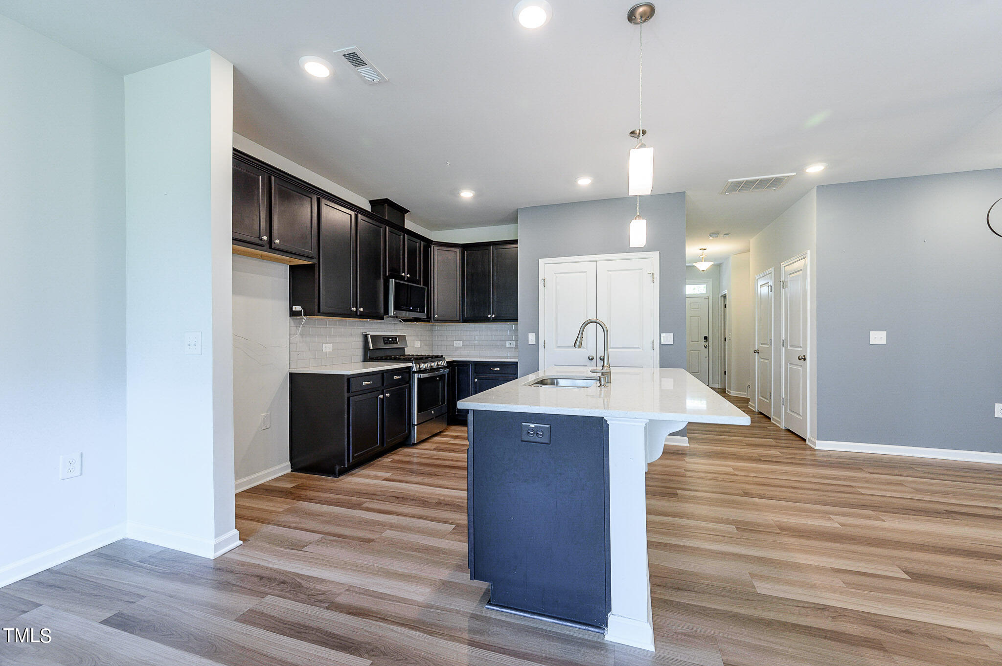 1037 Gentle Reed Drive Property Photo 2
