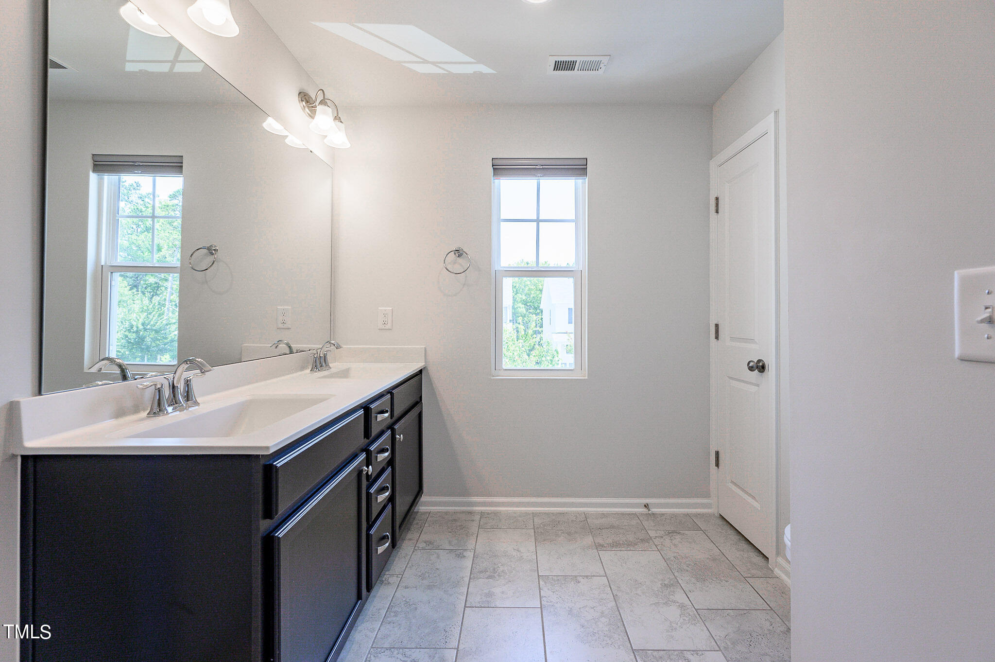 1037 Gentle Reed Drive Property Photo 16