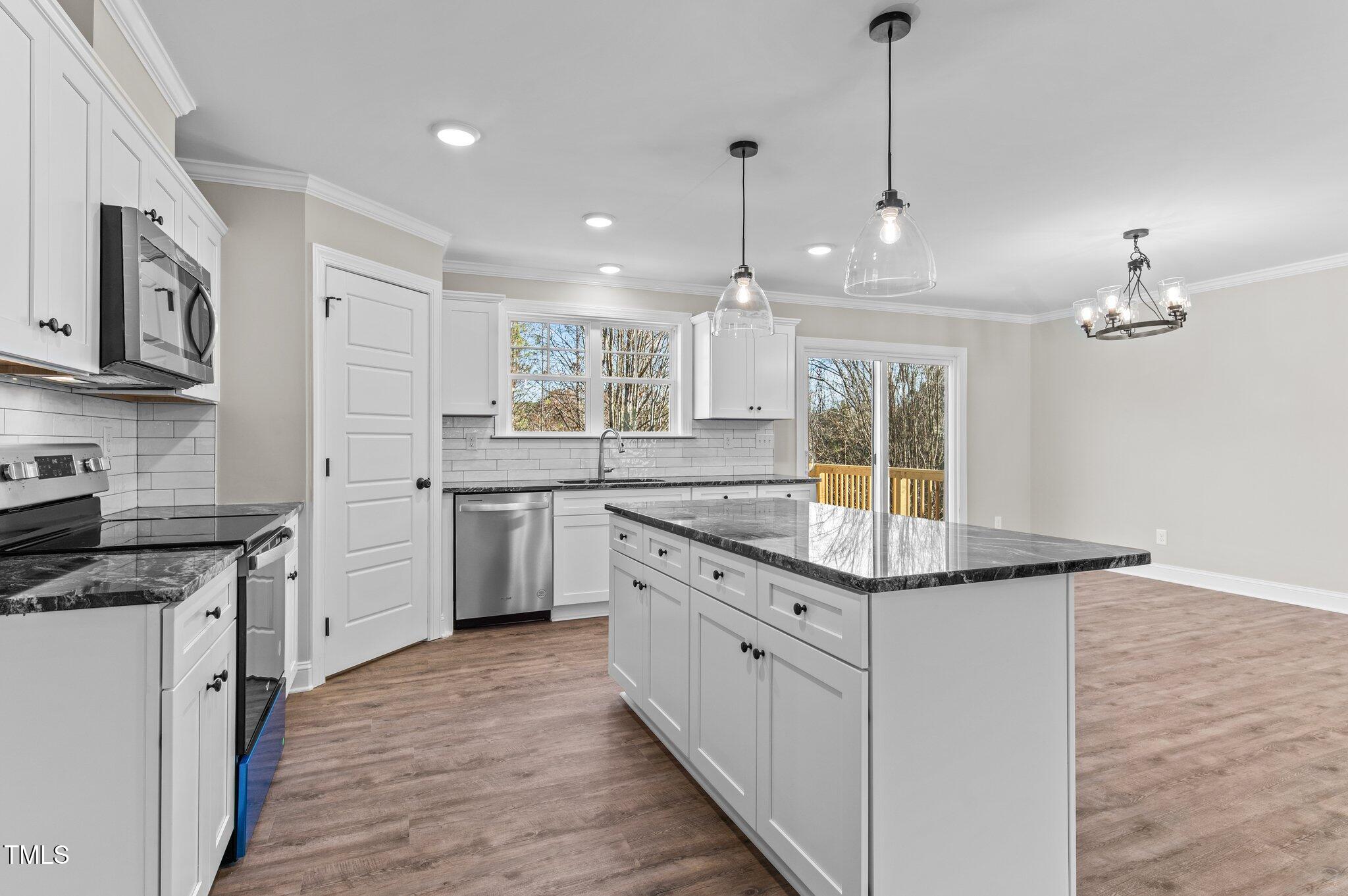 85 Leisure Lane Property Photo 6