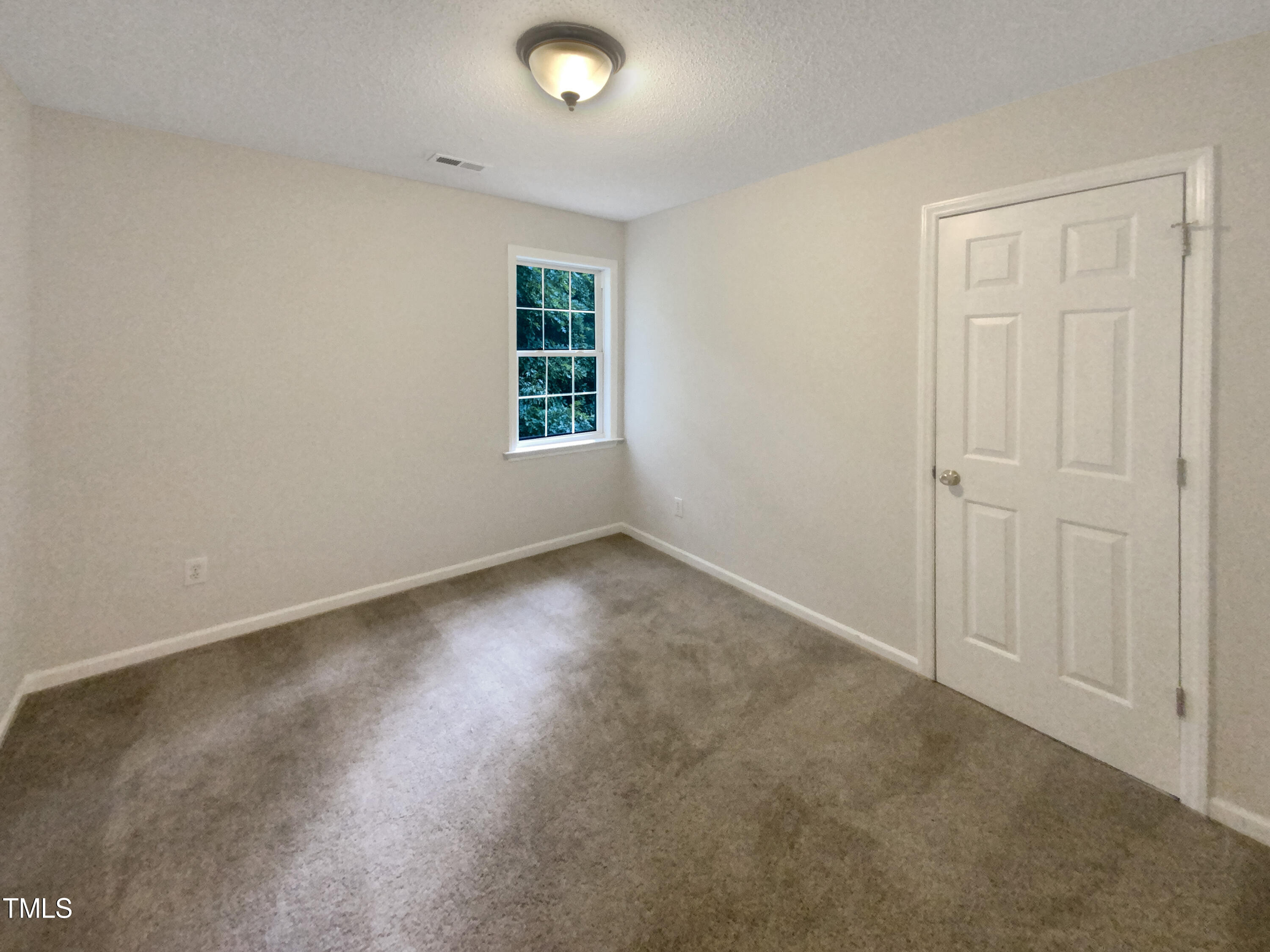 18 Red Leaf Trail Property Photo 3