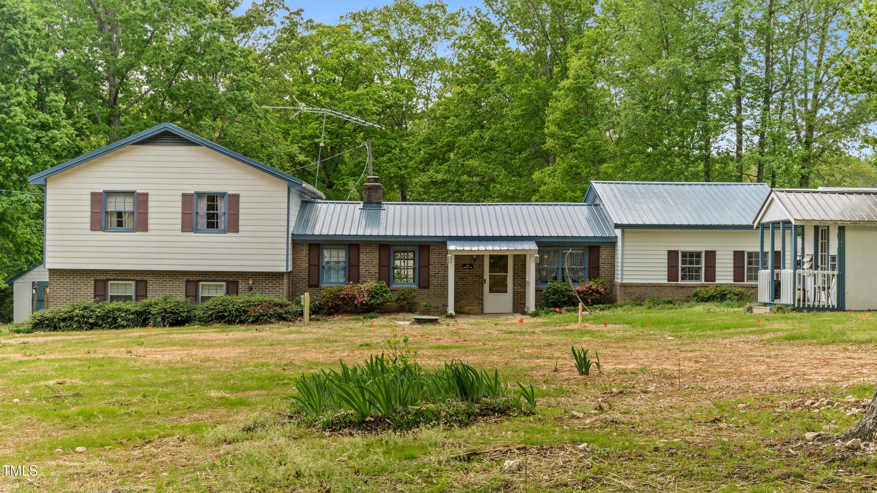 125 Walter Street Property Photo