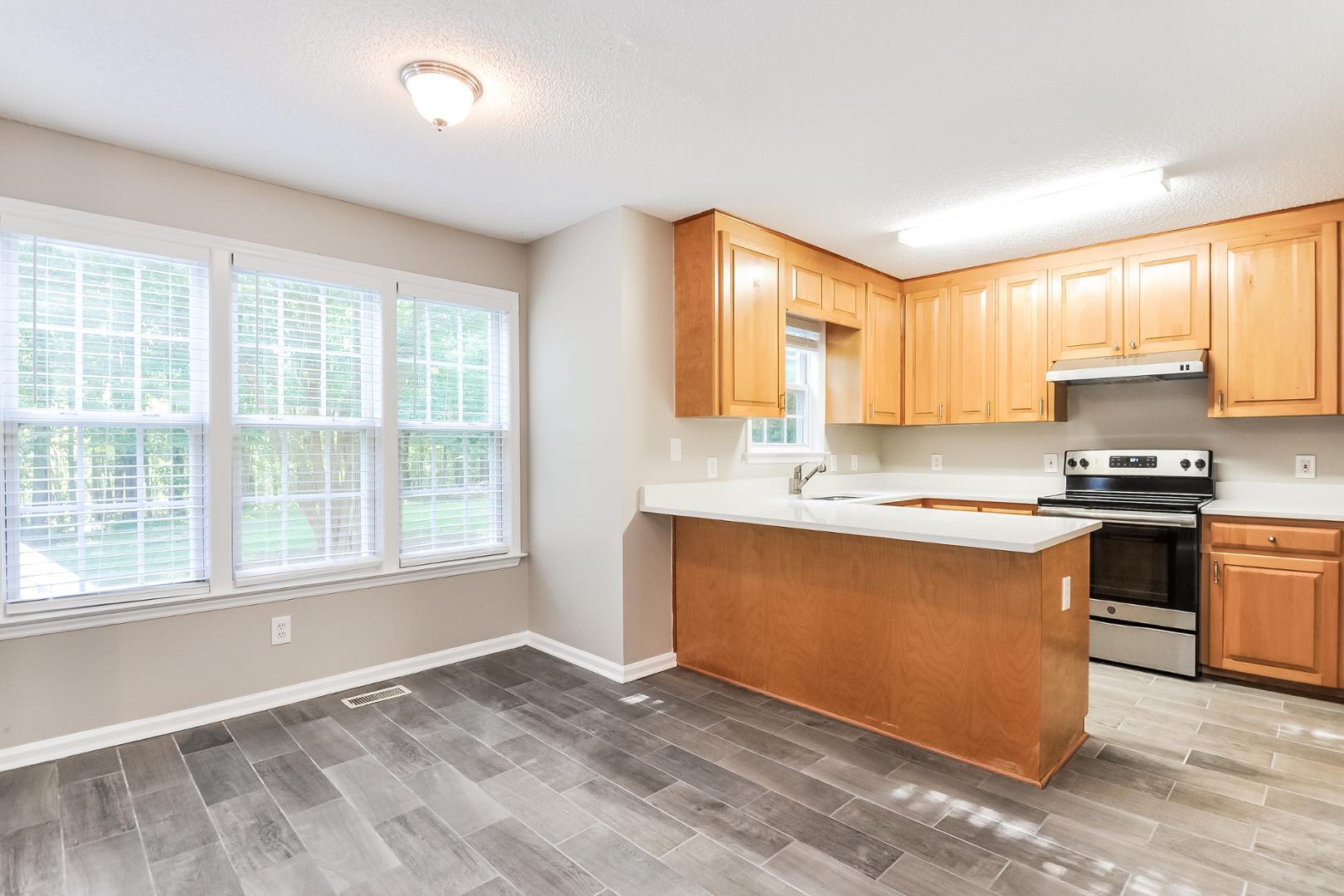 6808 Vernie Drive Property Photo 10