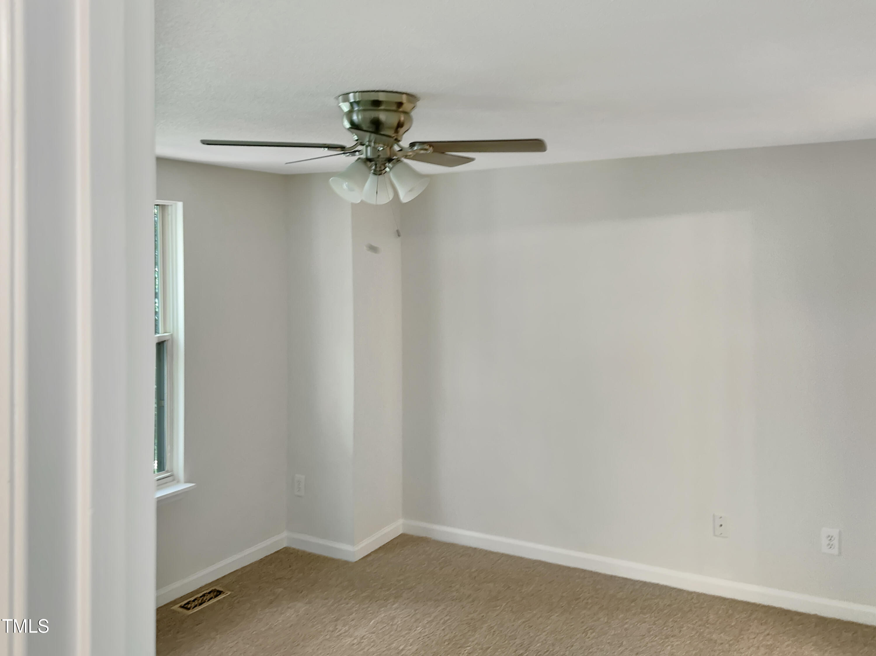 7220 Shellburne Drive Property Photo 4