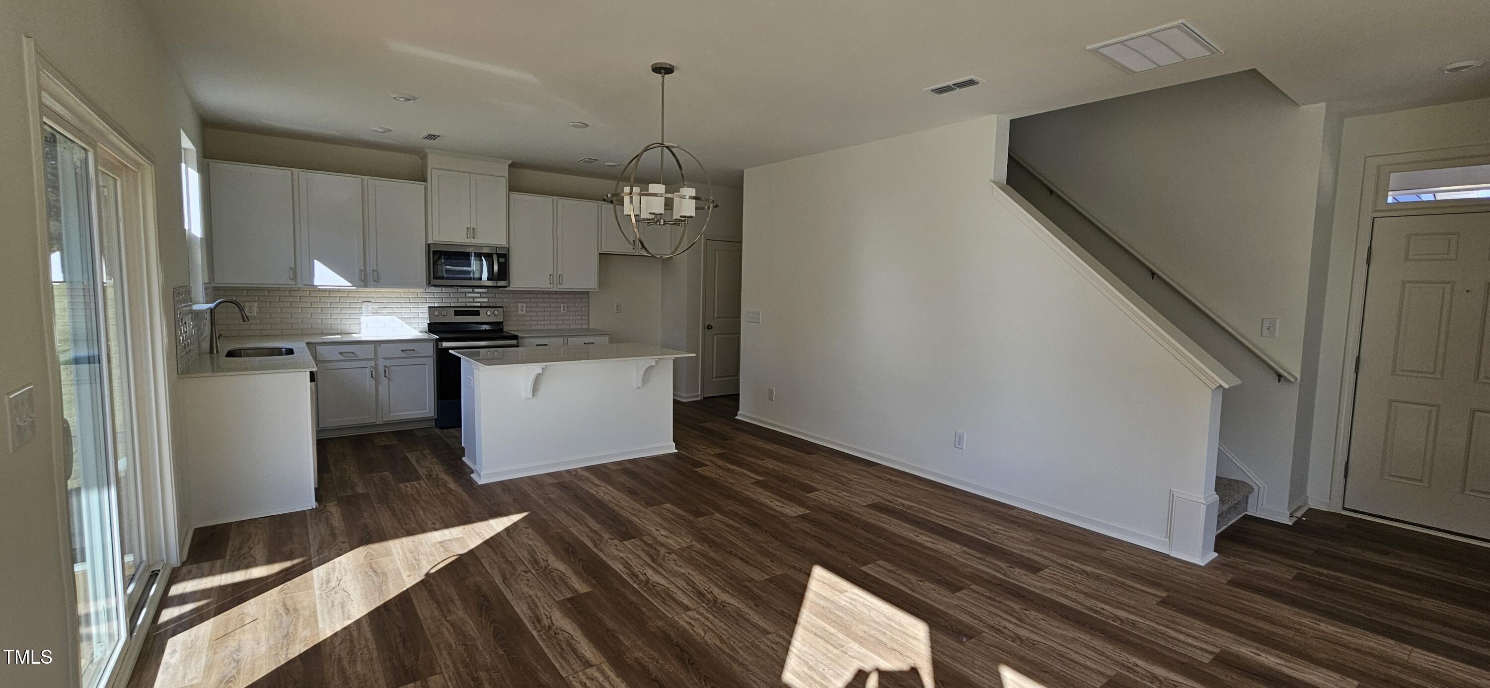 19 Longdale Drive Property Photo 4