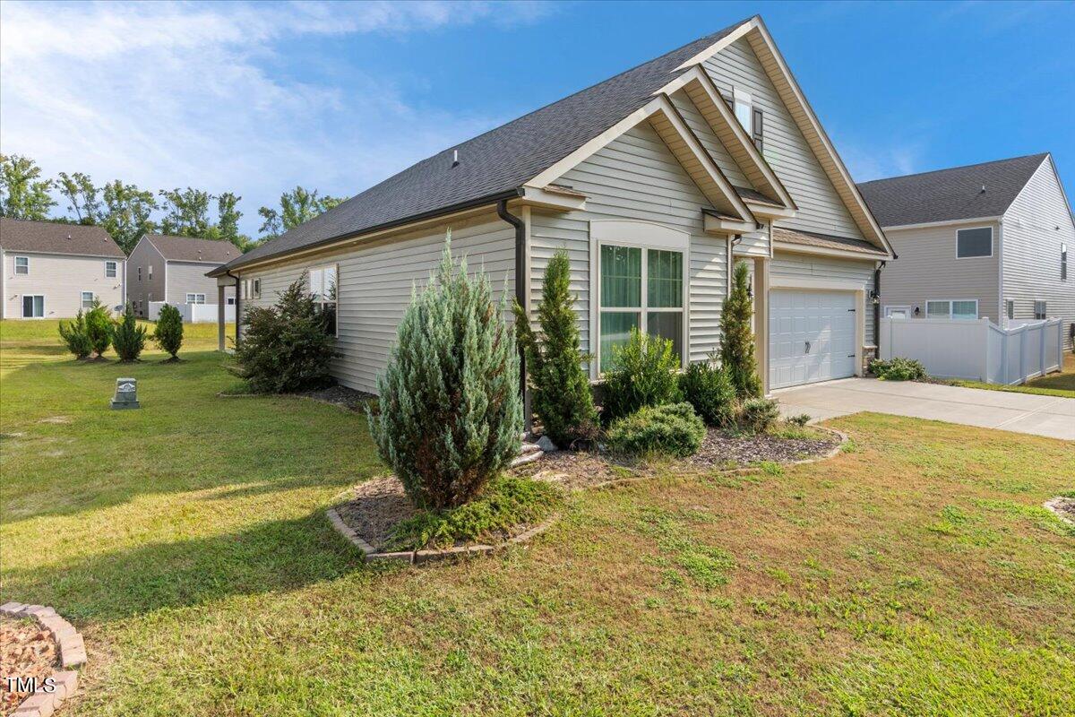 518 Belmont Lake Drive Property Photo 6