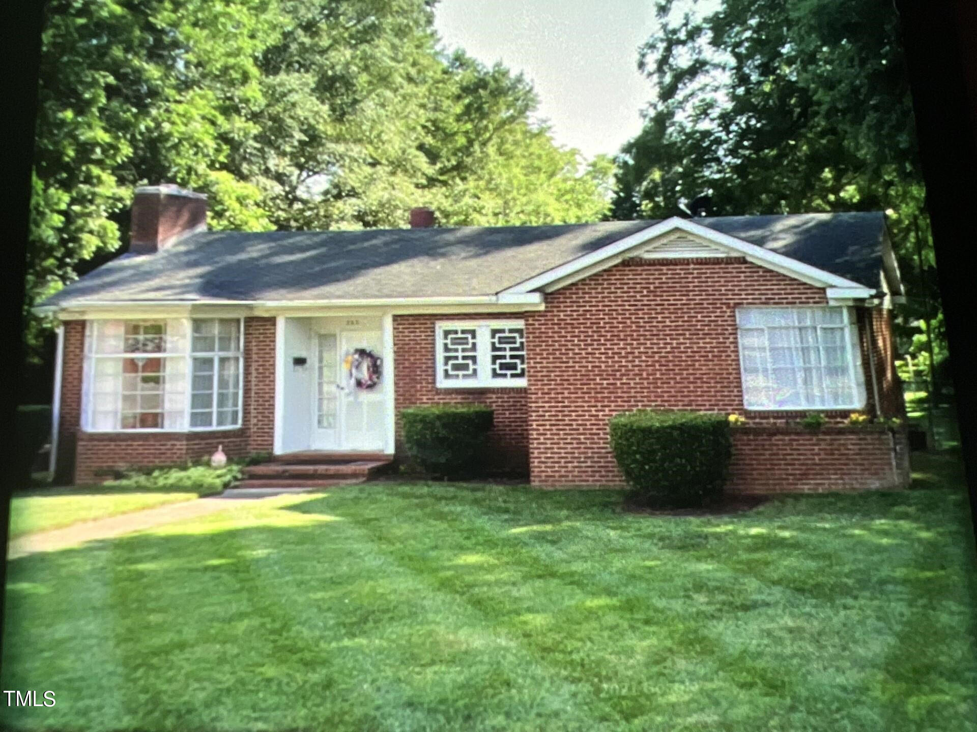 203 W Rockspring Street Property Photo