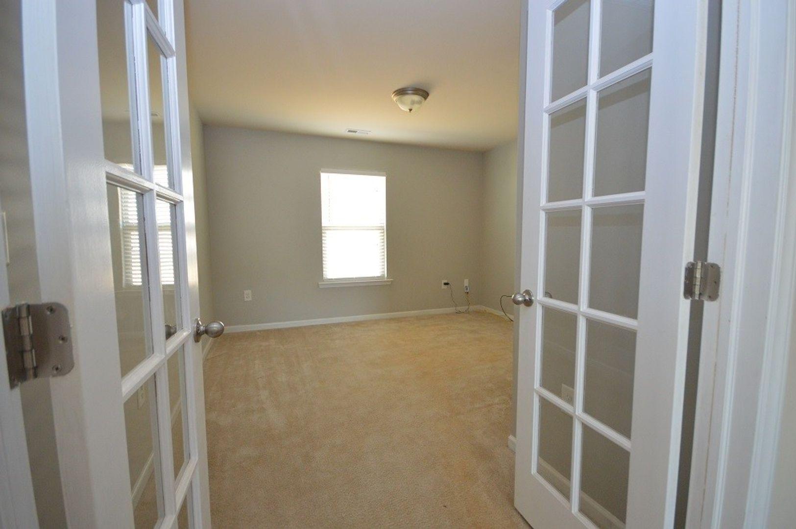 2503 Girvan Drive Property Photo 7