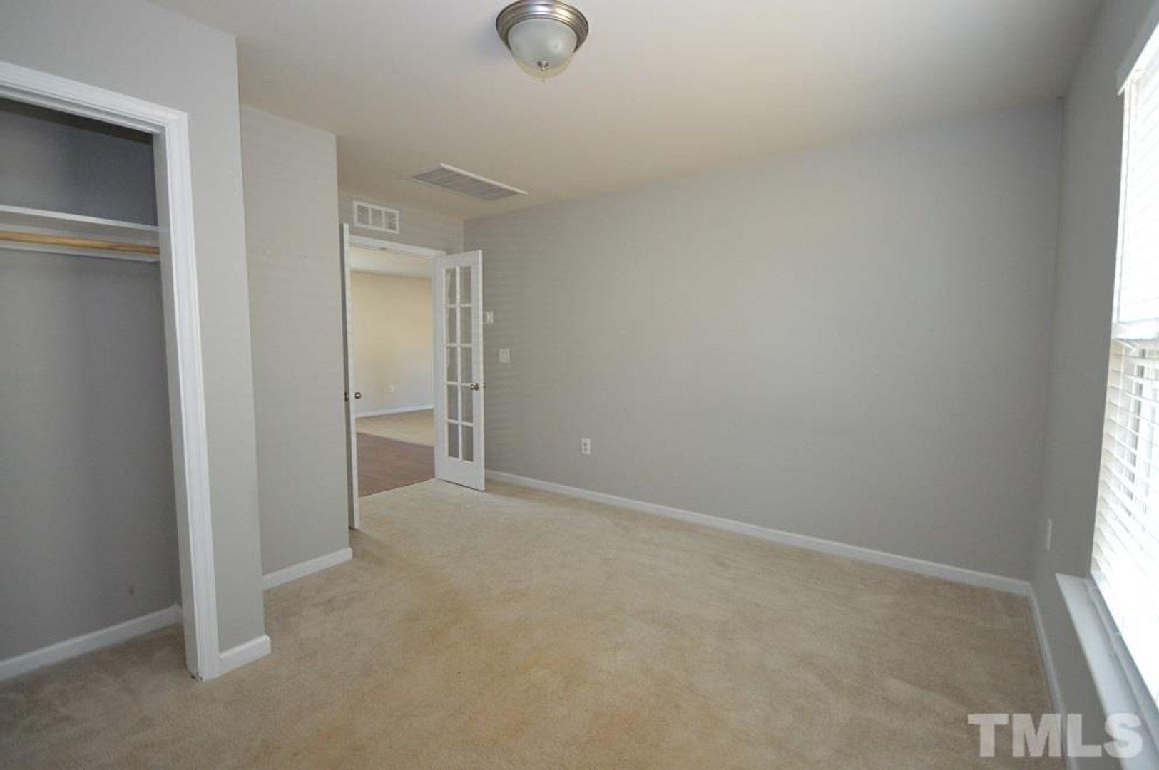2503 Girvan Drive Property Photo 8