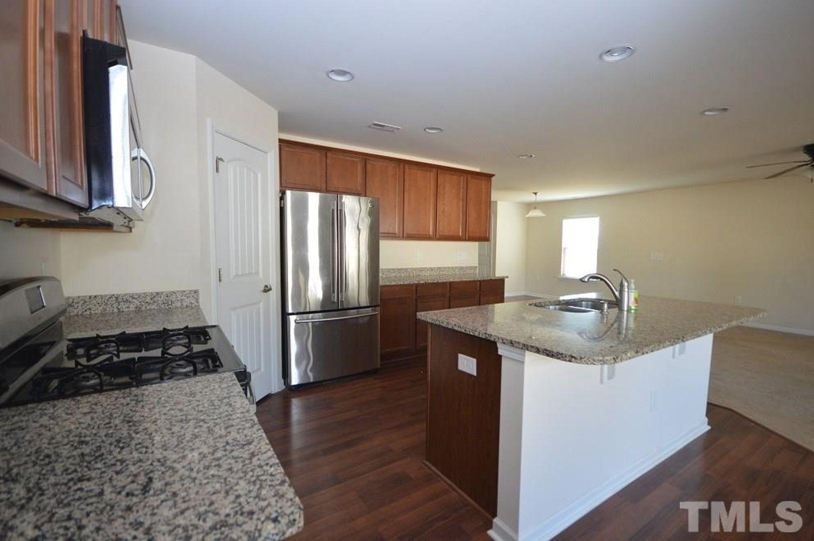2503 Girvan Drive Property Photo 9