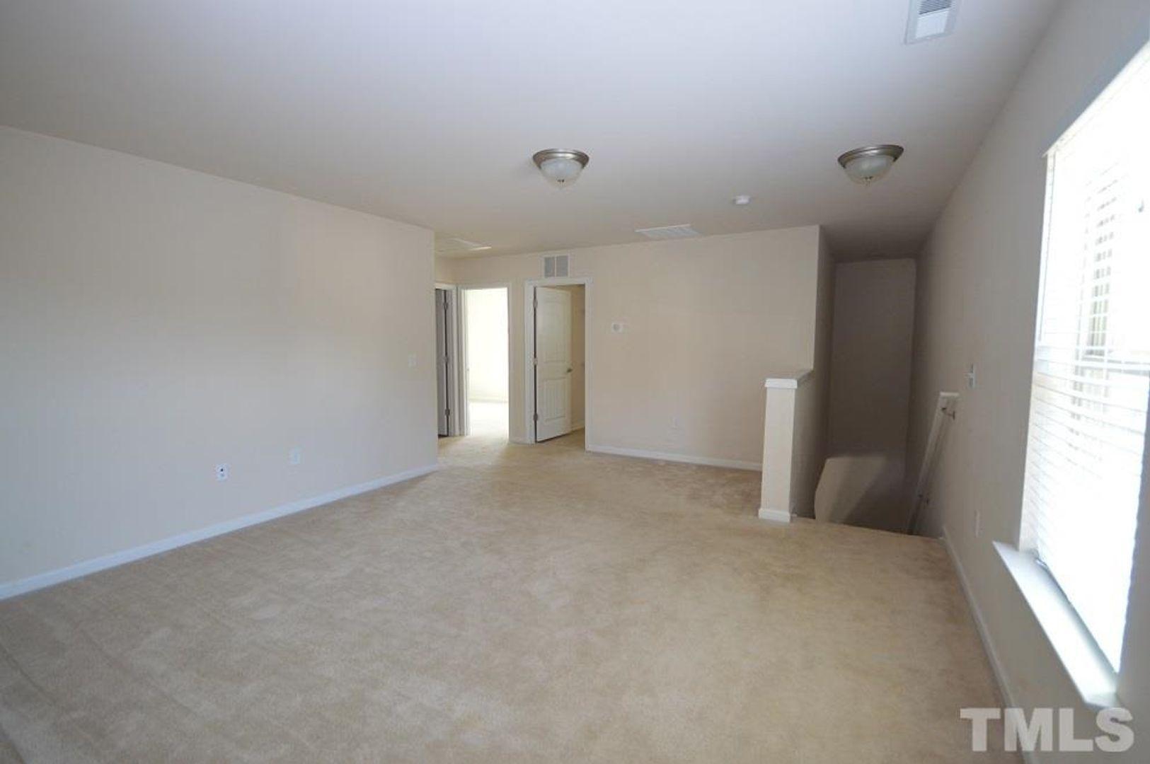 2503 Girvan Drive Property Photo 11
