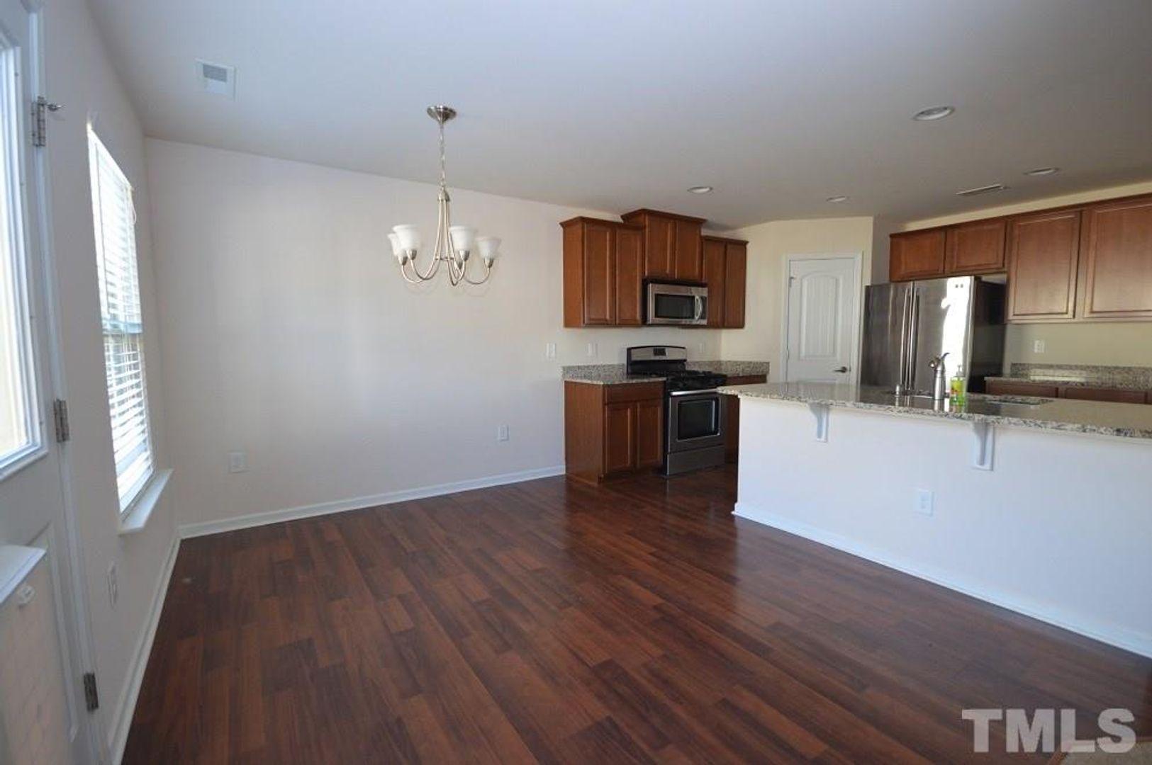 2503 Girvan Drive Property Photo 14