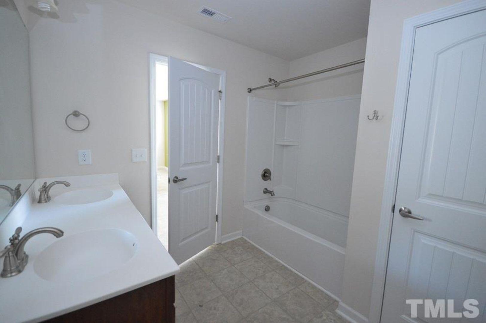 2503 Girvan Drive Property Photo 23