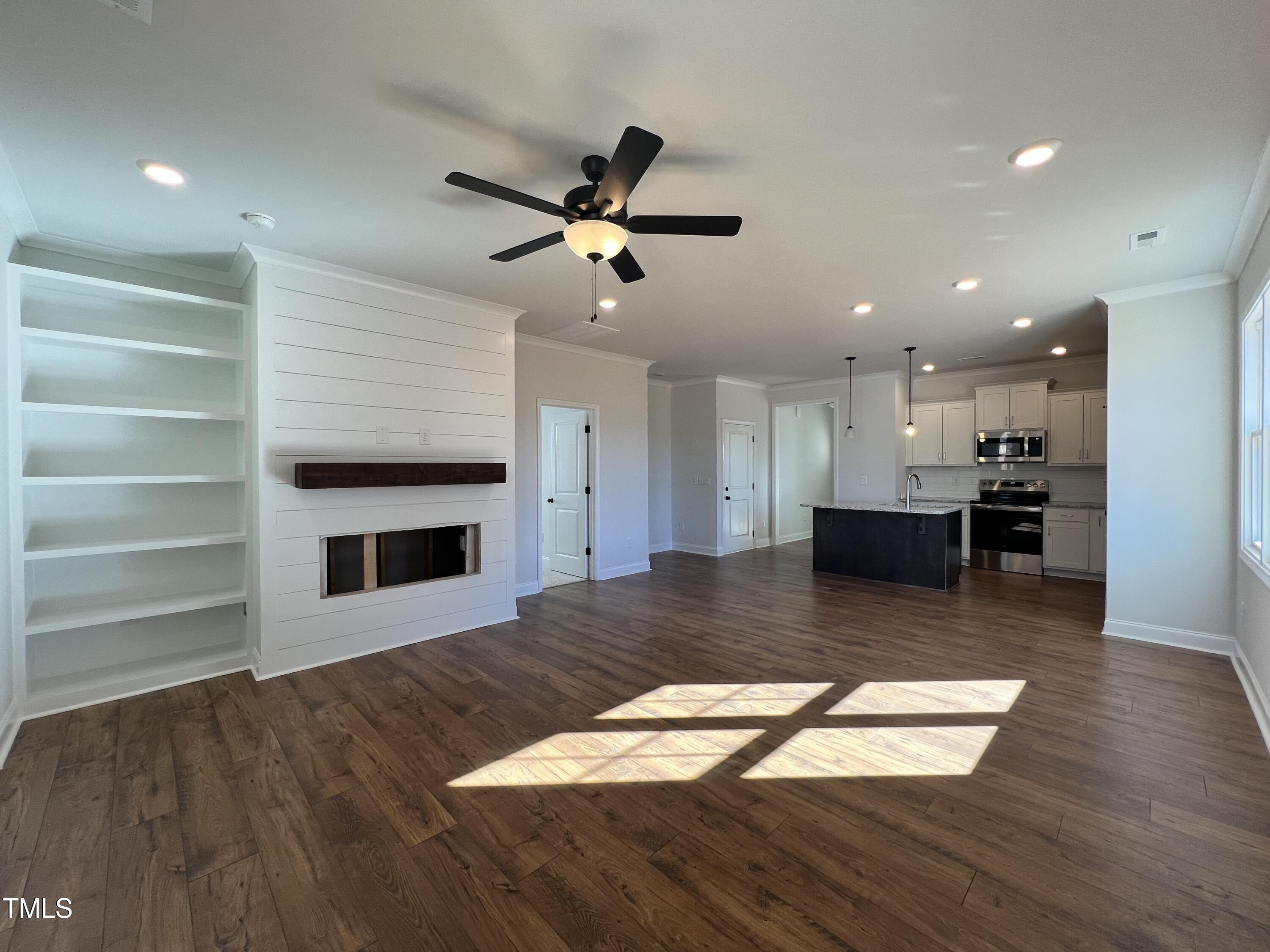 32 S Mistflower Street Property Photo 5