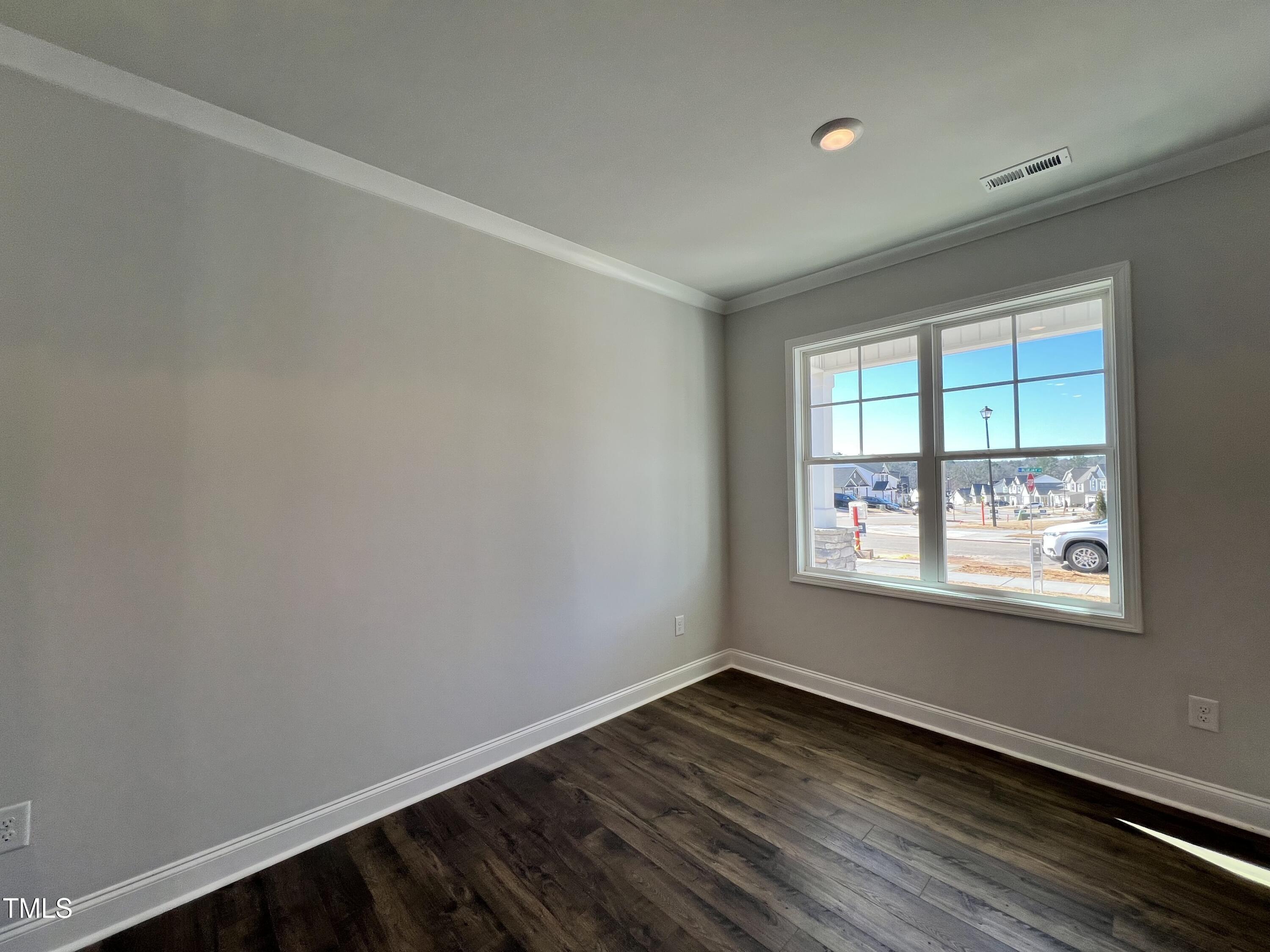 232 Bluejay Street Property Photo 4