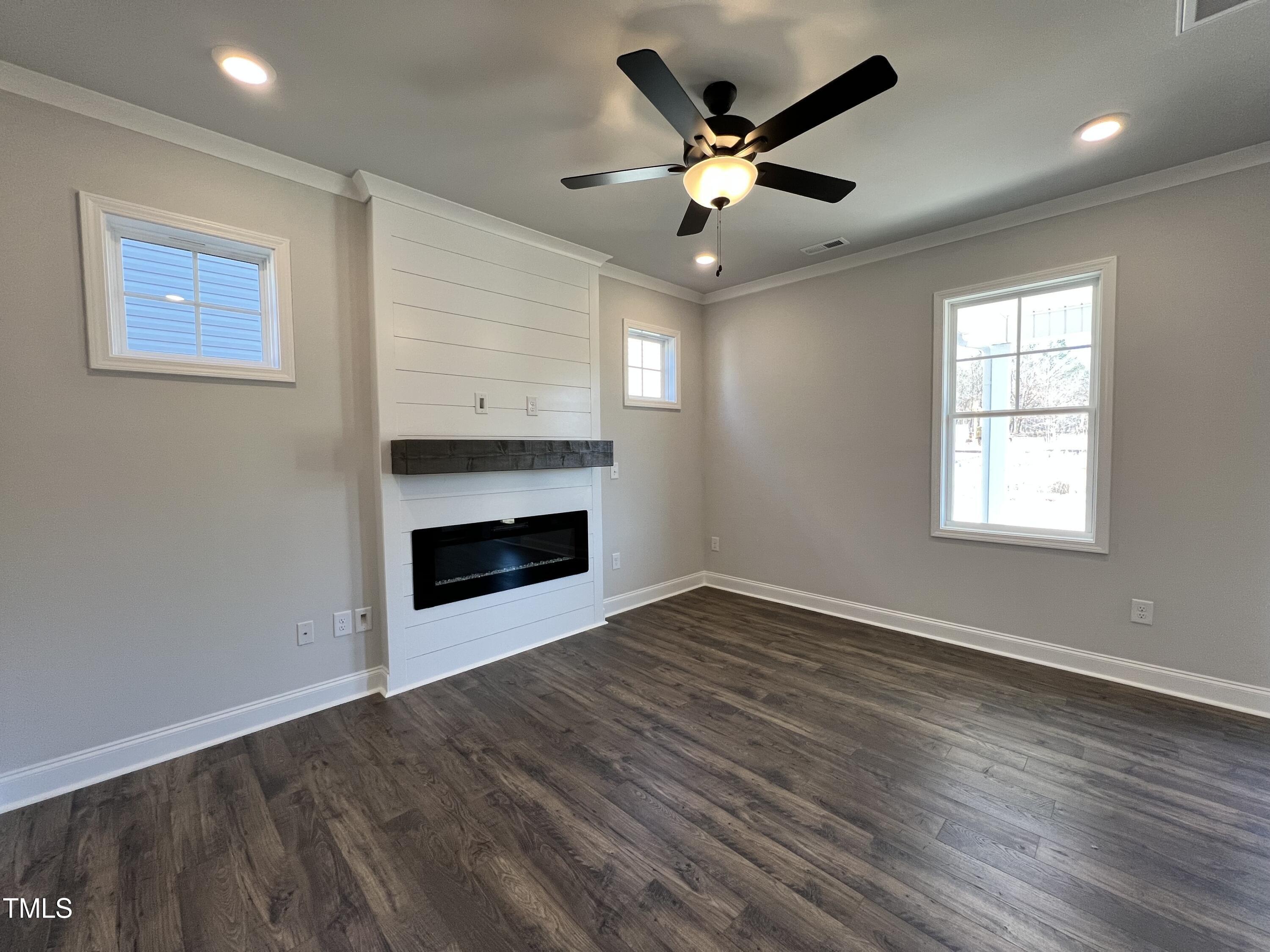 232 Bluejay Street Property Photo 6