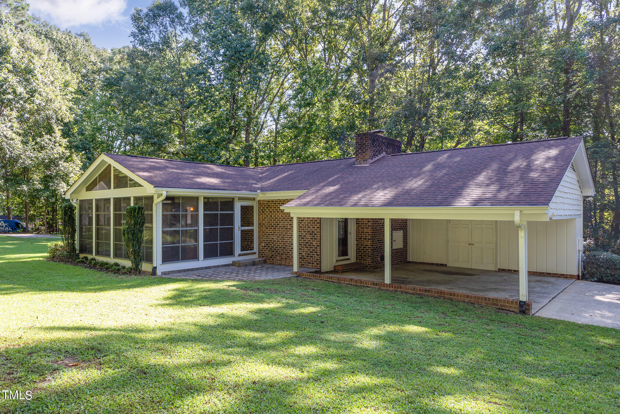 8204 Ashwood Drive Property Photo 2