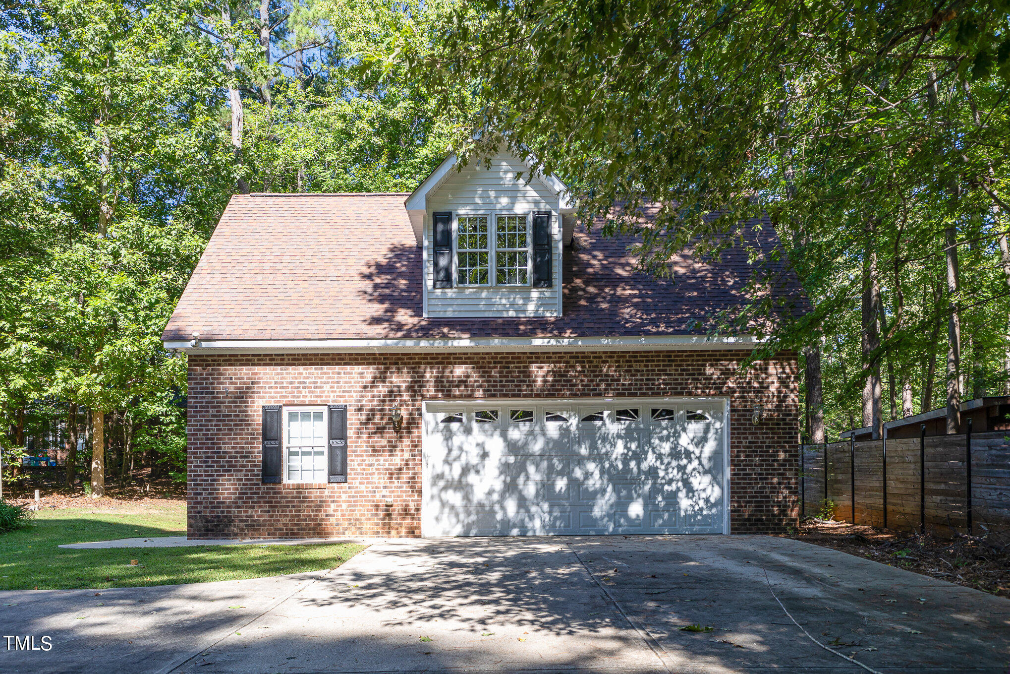 8204 Ashwood Drive Property Photo 5