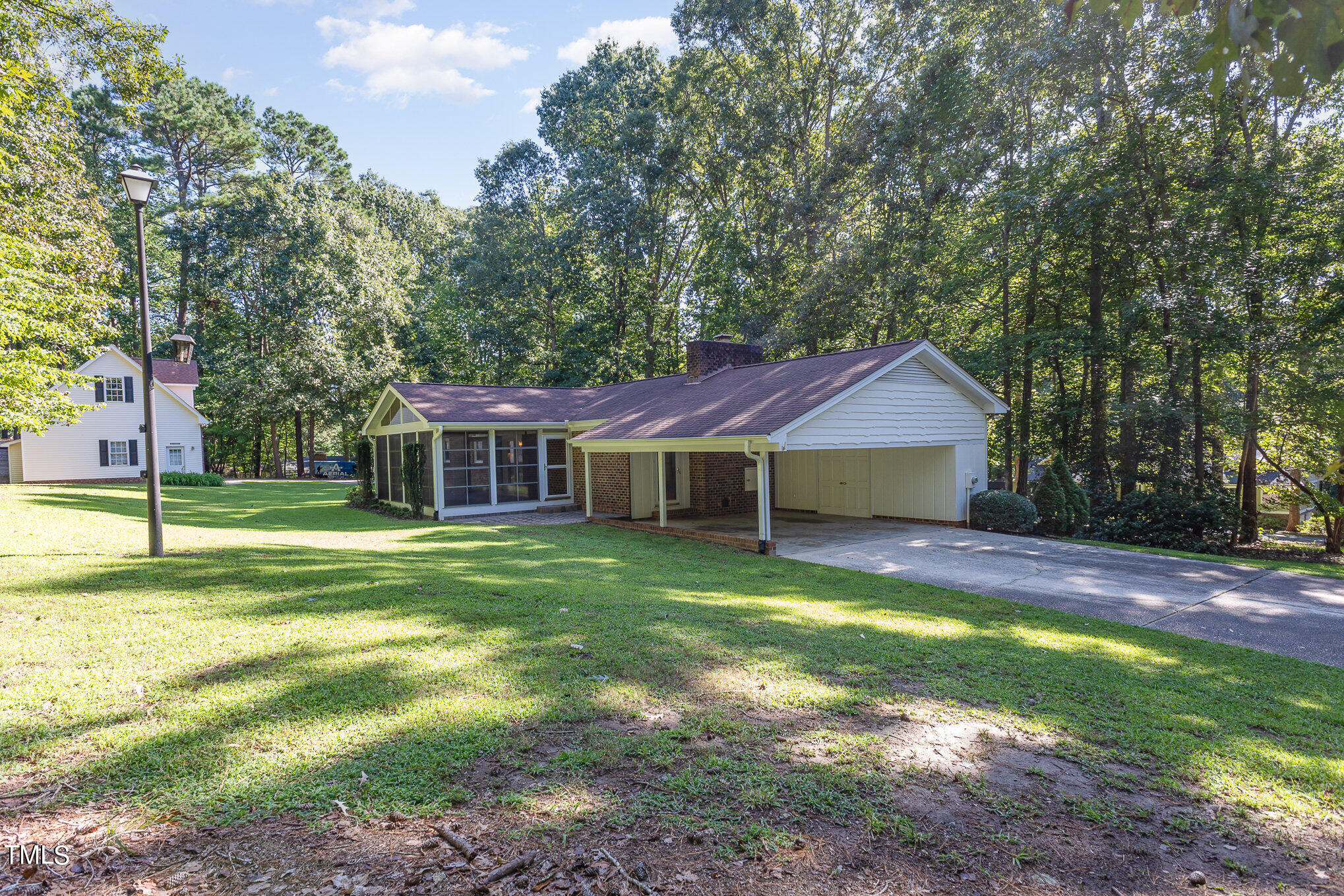 8204 Ashwood Drive Property Photo 6