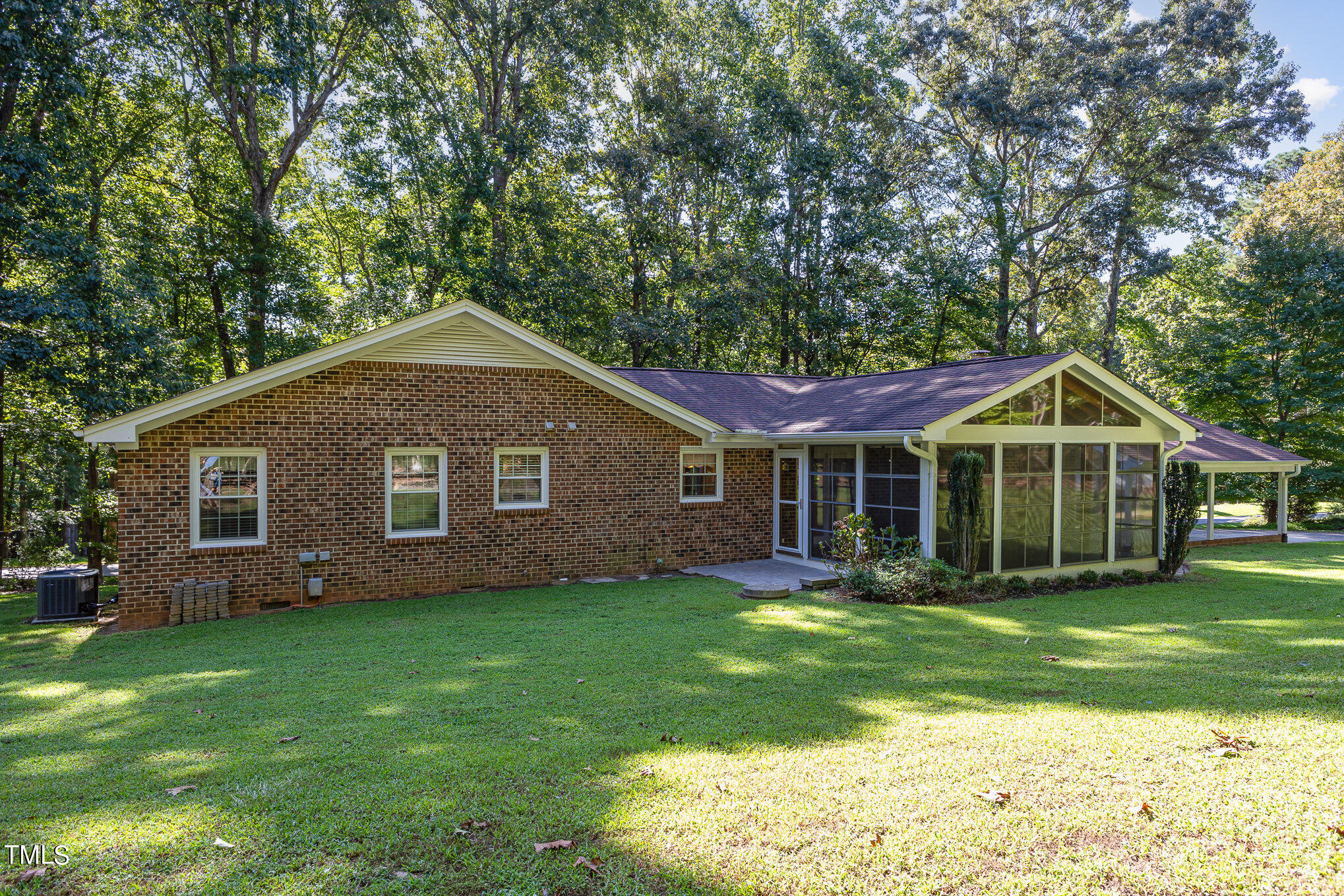 8204 Ashwood Drive Property Photo 7