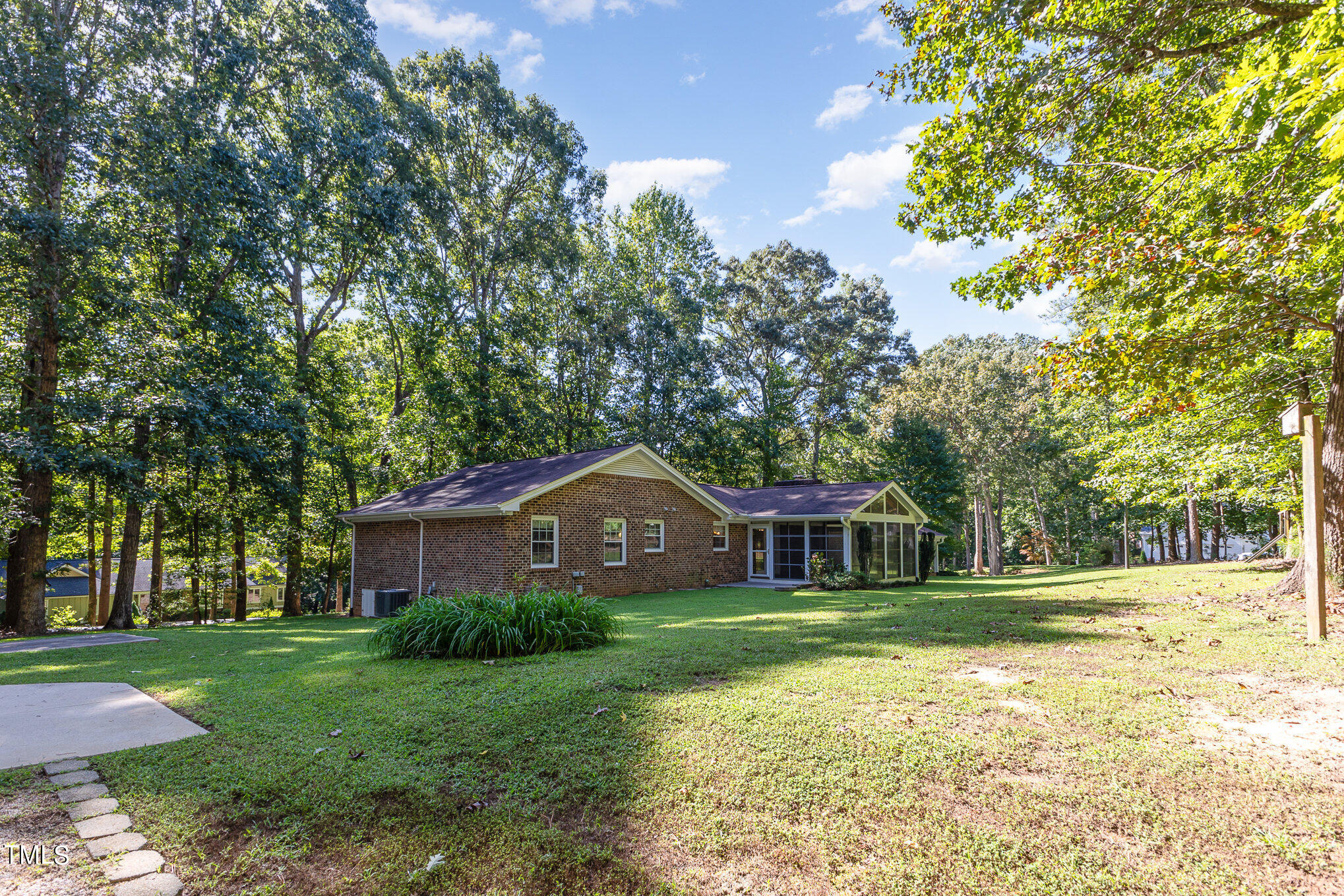 8204 Ashwood Drive Property Photo 9