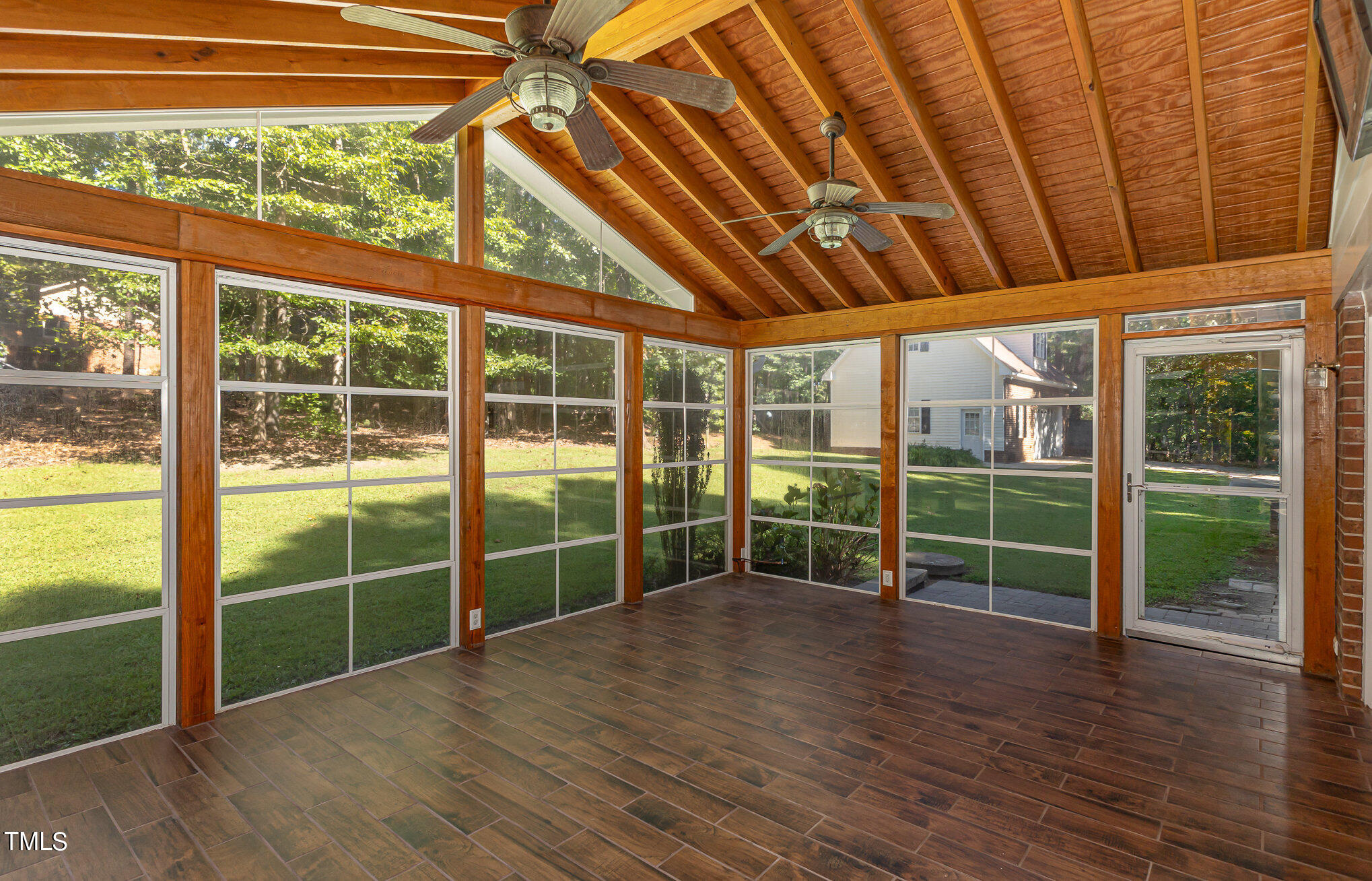 8204 Ashwood Drive Property Photo 17