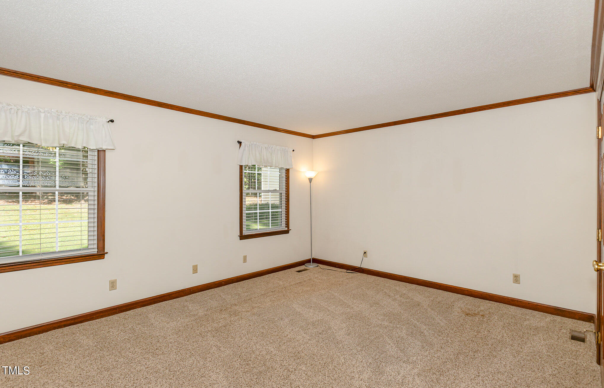 8204 Ashwood Drive Property Photo 20