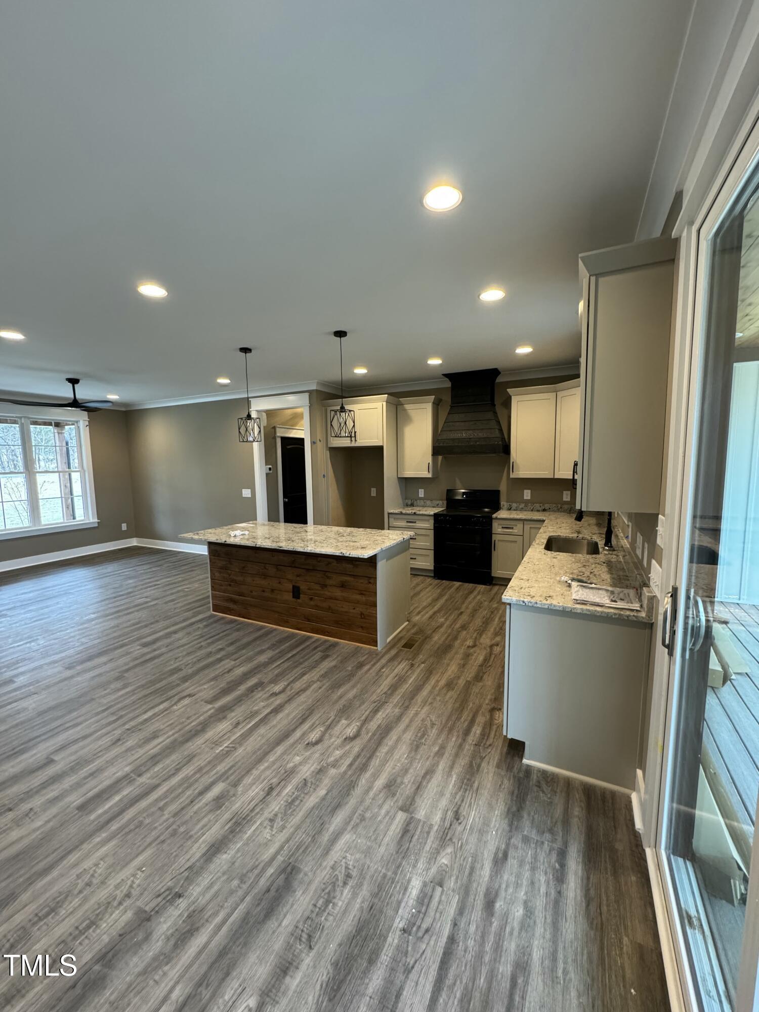 2829 Faucette Lane Property Photo 4