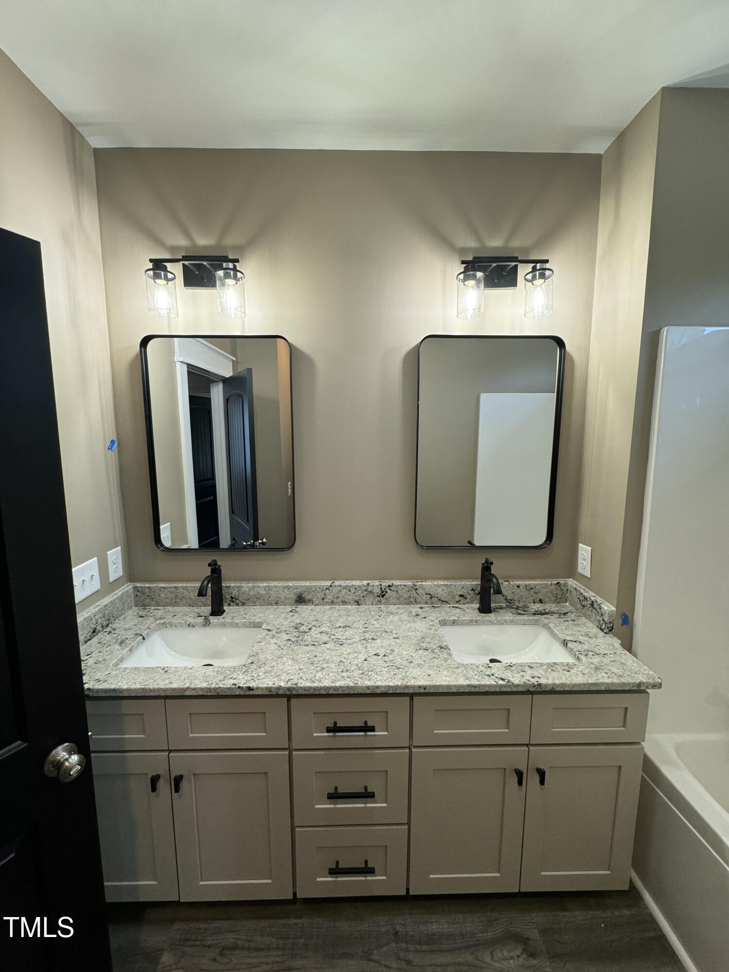 2829 Faucette Lane Property Photo 10