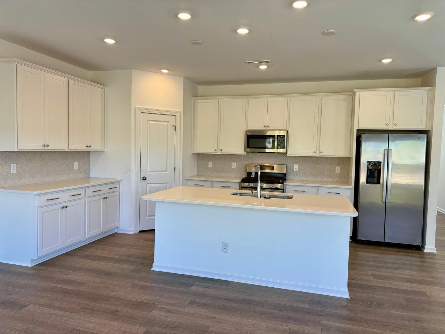 212 Sweetbay Tree Drive Property Photo 8