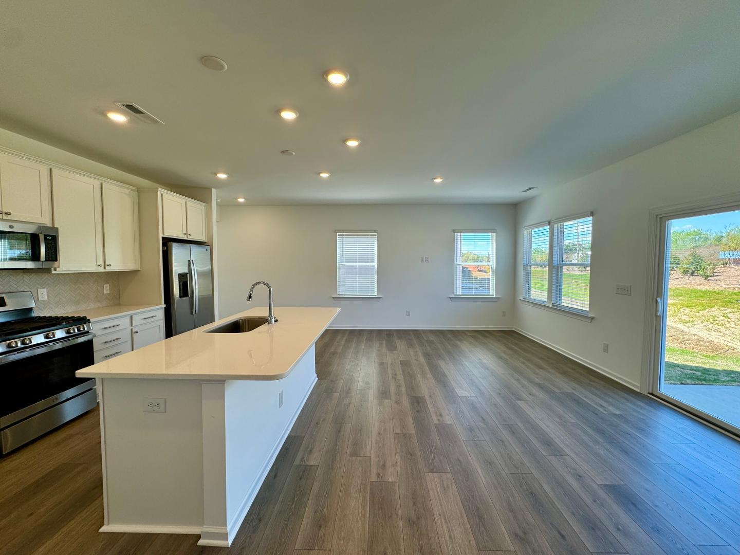 212 Sweetbay Tree Drive Property Photo 9
