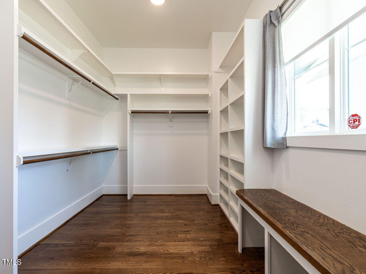 123 Cottage Way Property Photo 8