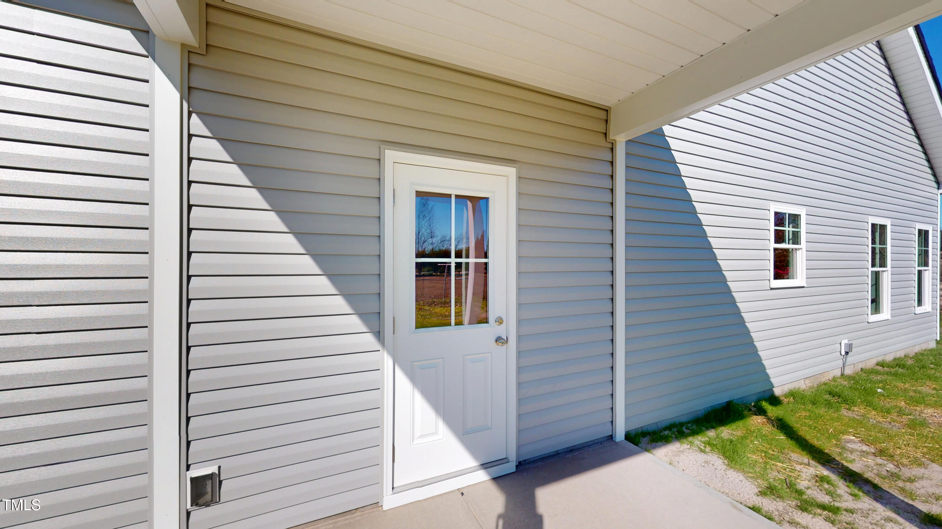 100 E Sillinger Drive Property Photo 7