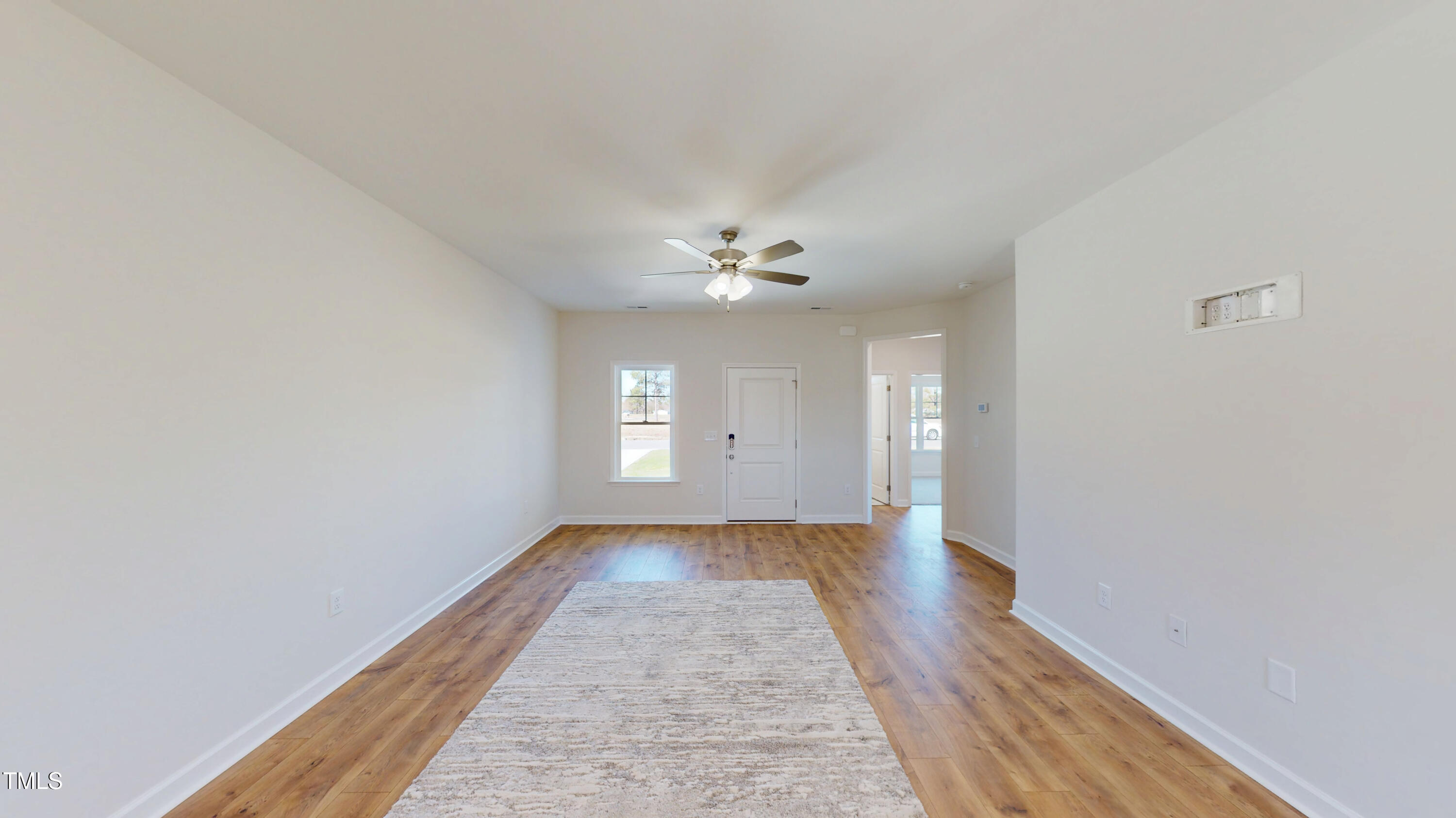 100 E Sillinger Drive Property Photo 9
