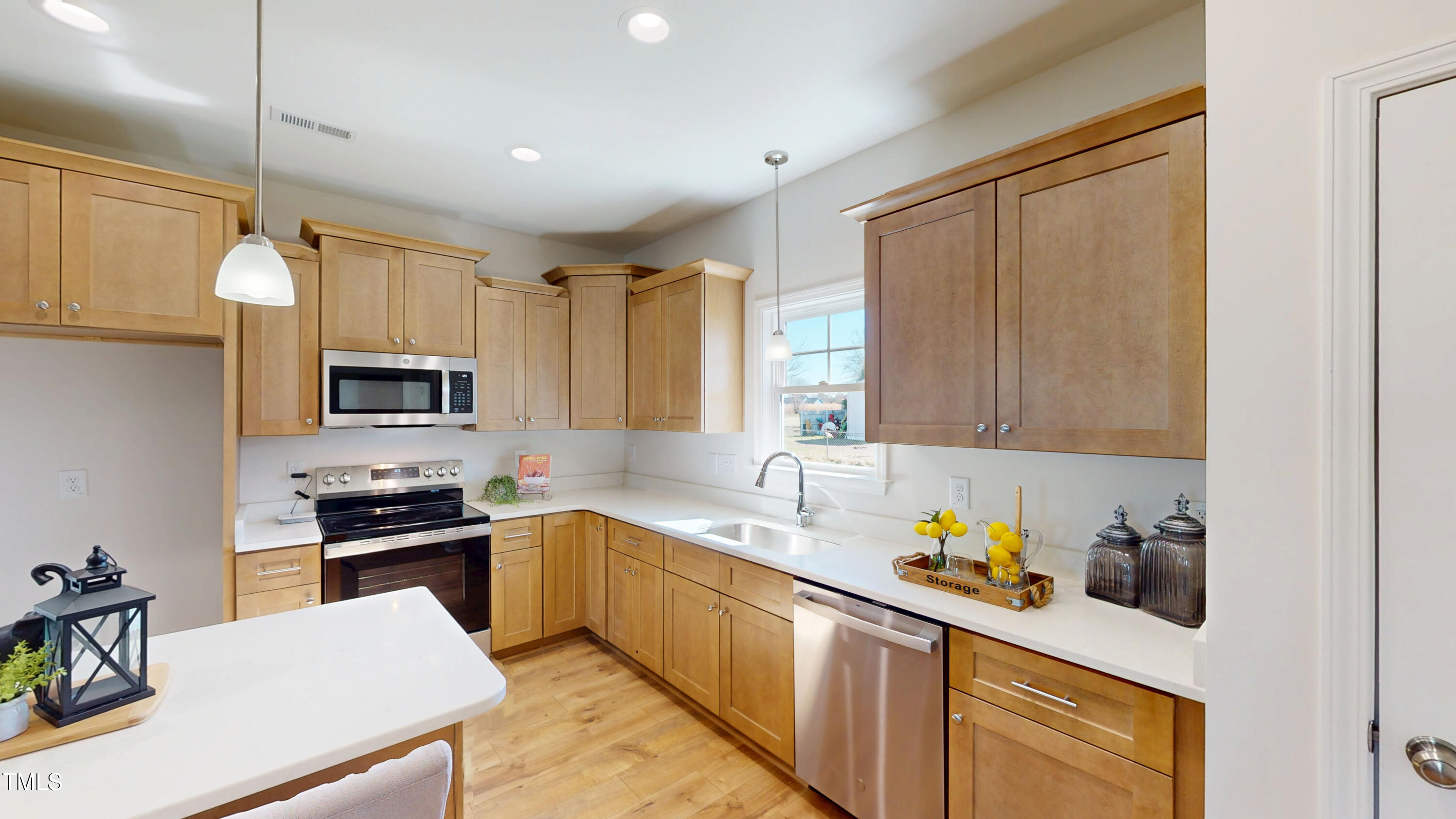 100 E Sillinger Drive Property Photo 12