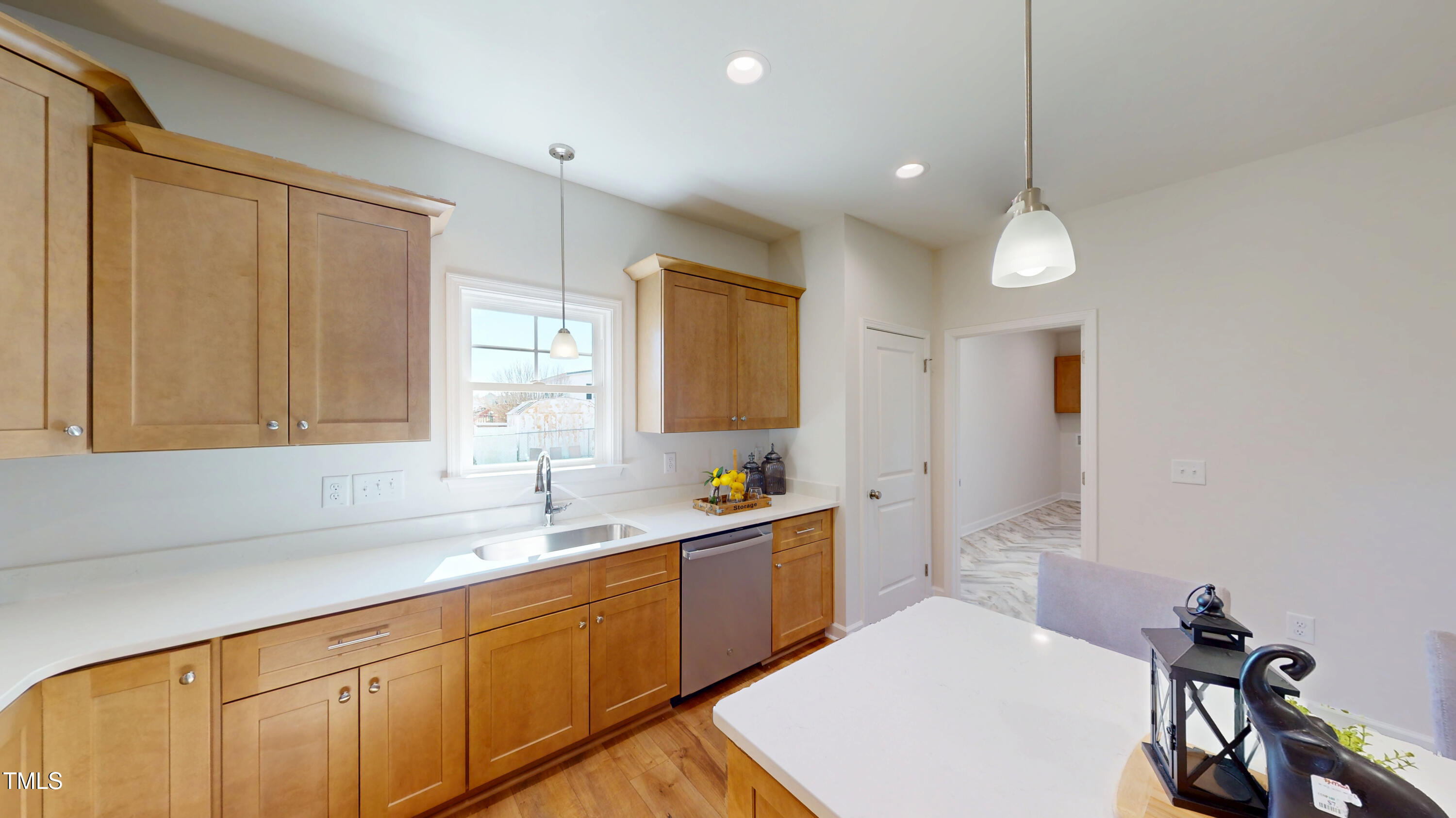 100 E Sillinger Drive Property Photo 13