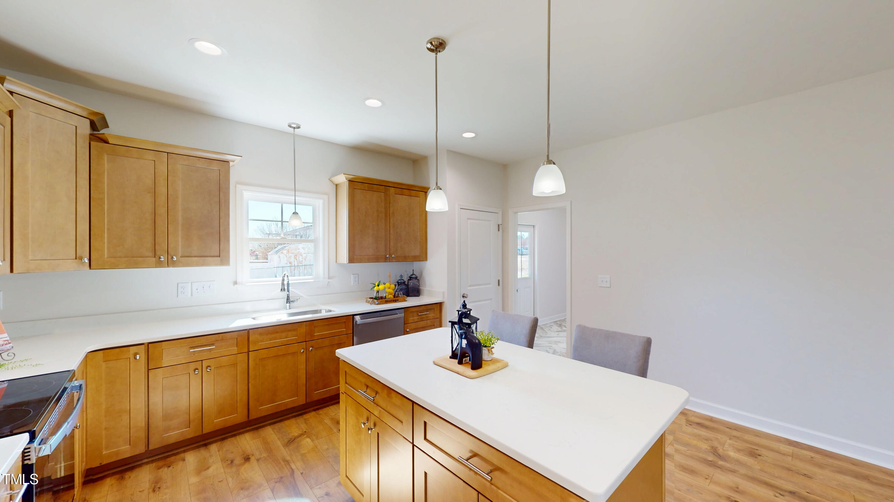 100 E Sillinger Drive Property Photo 14