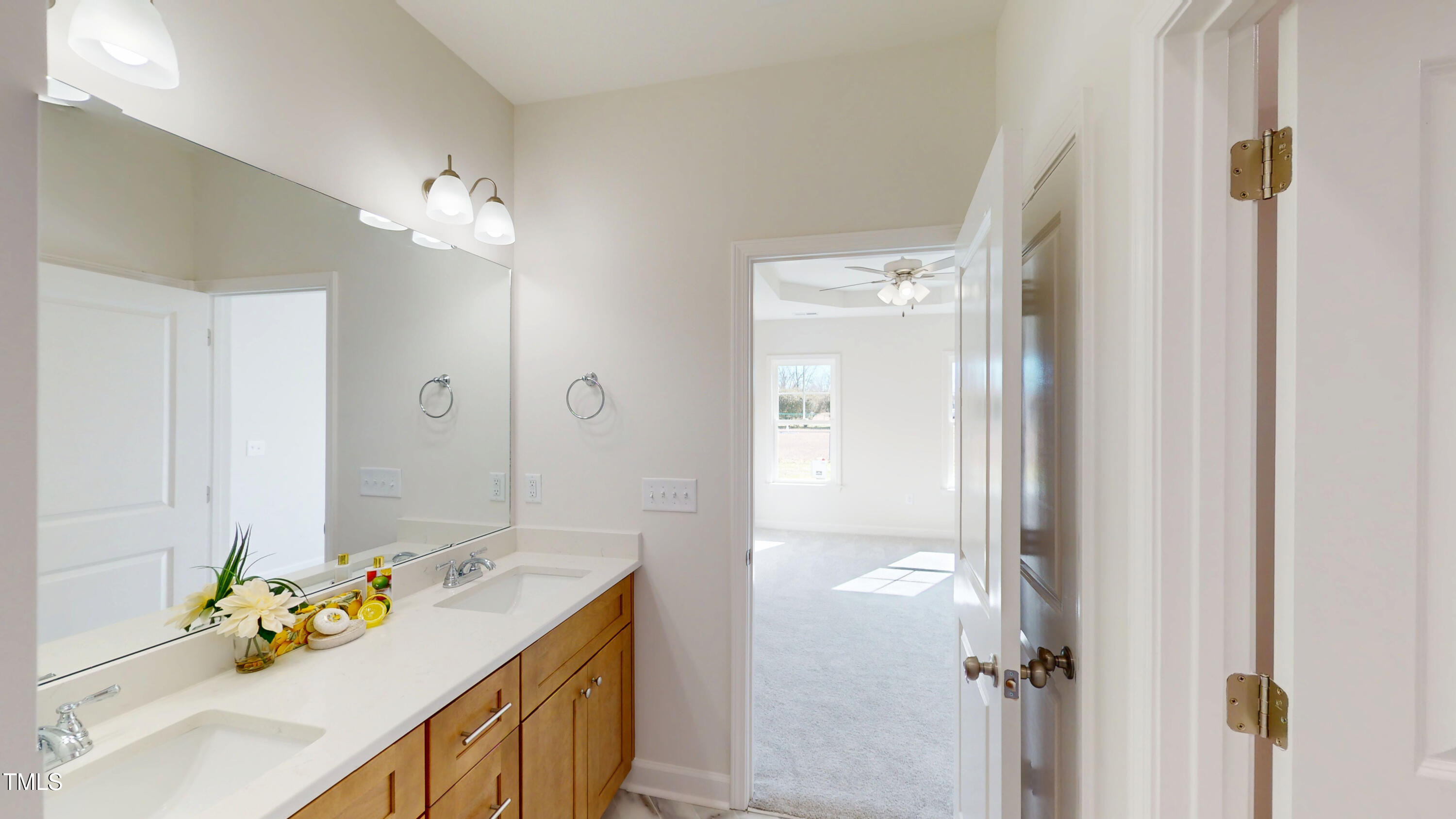 100 E Sillinger Drive Property Photo 20