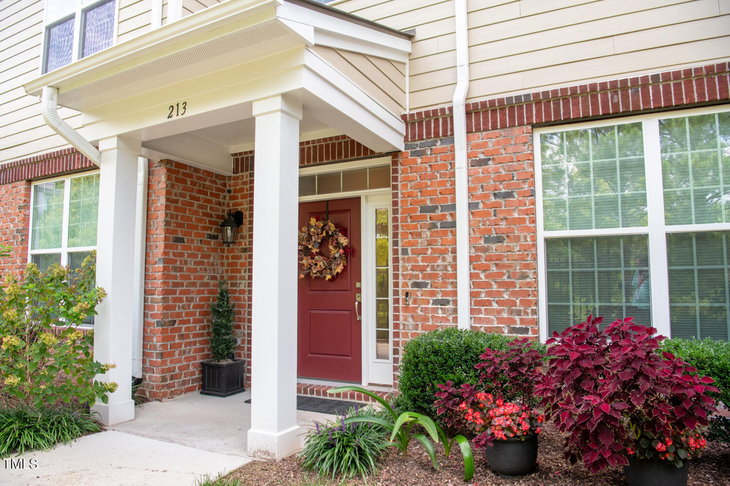 10330 Sablewood Drive # 213 Property Photo 2