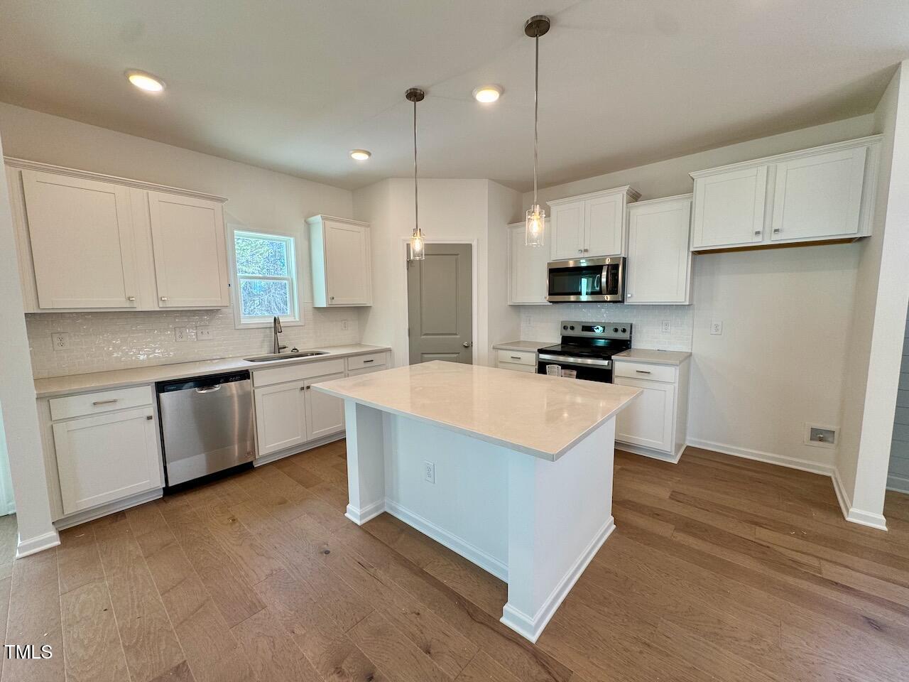 199 Grand Griffon Way Property Photo 16