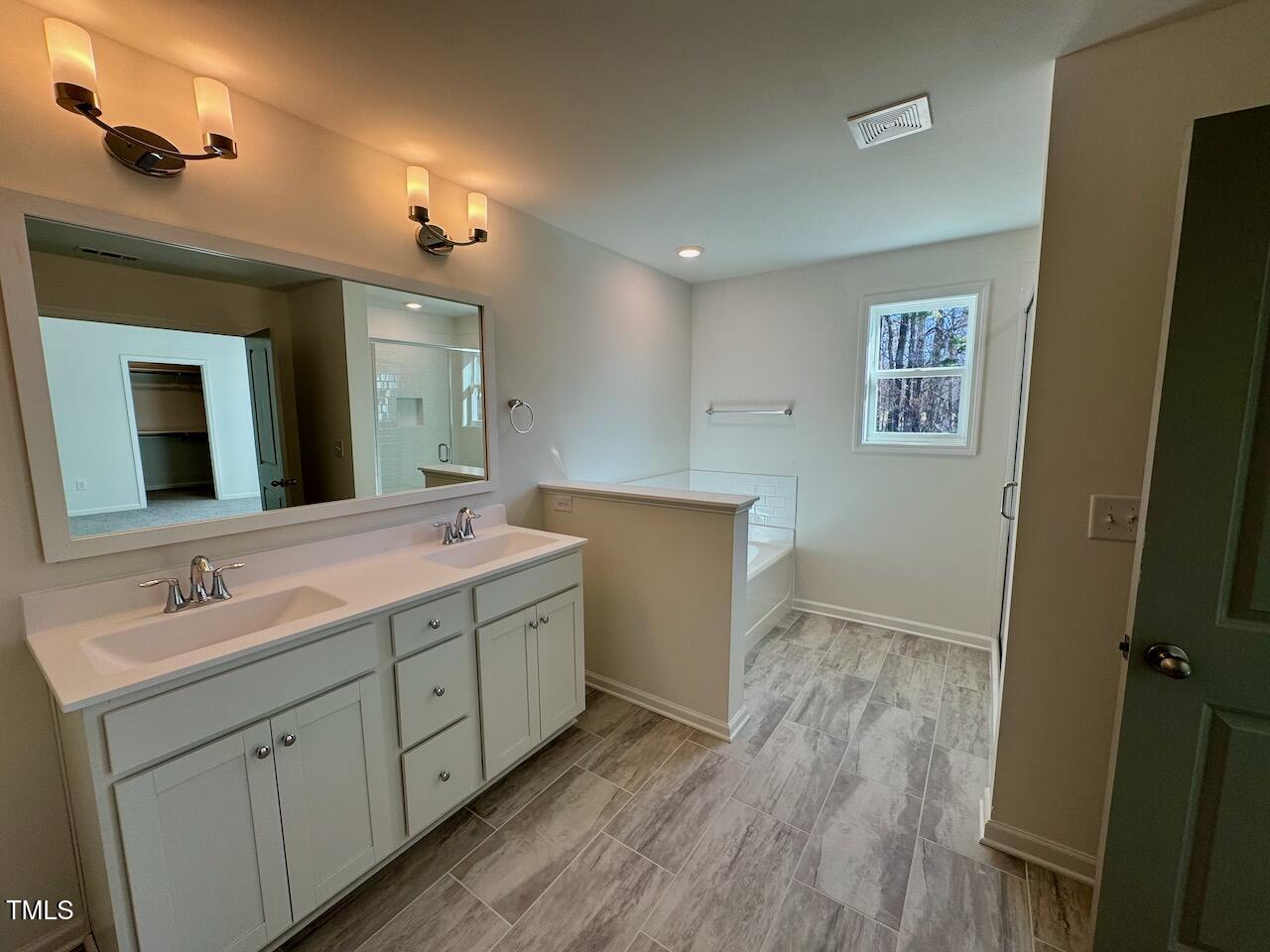 199 Grand Griffon Way Property Photo 37