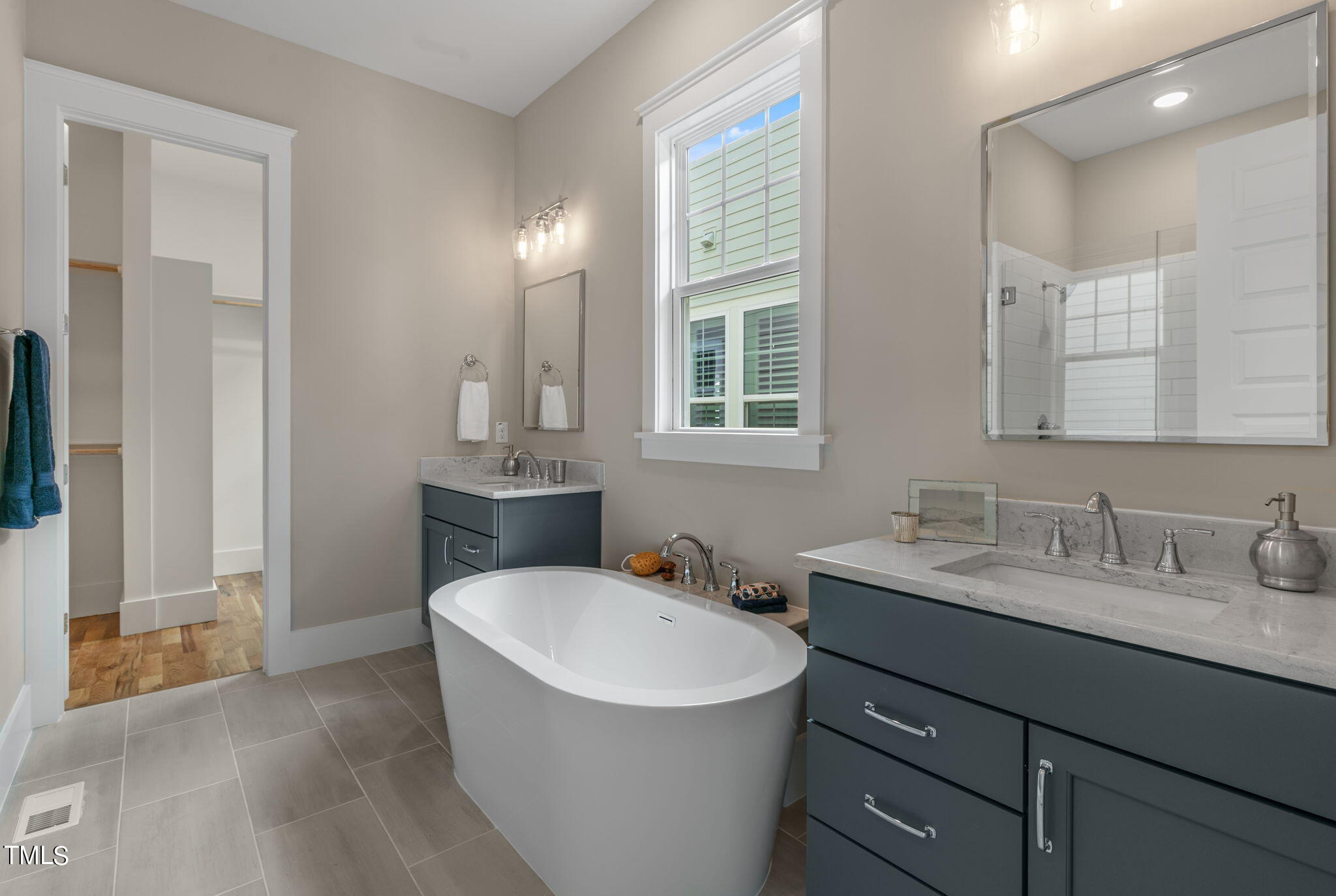 1029 Whitehall Circle Property Photo 14