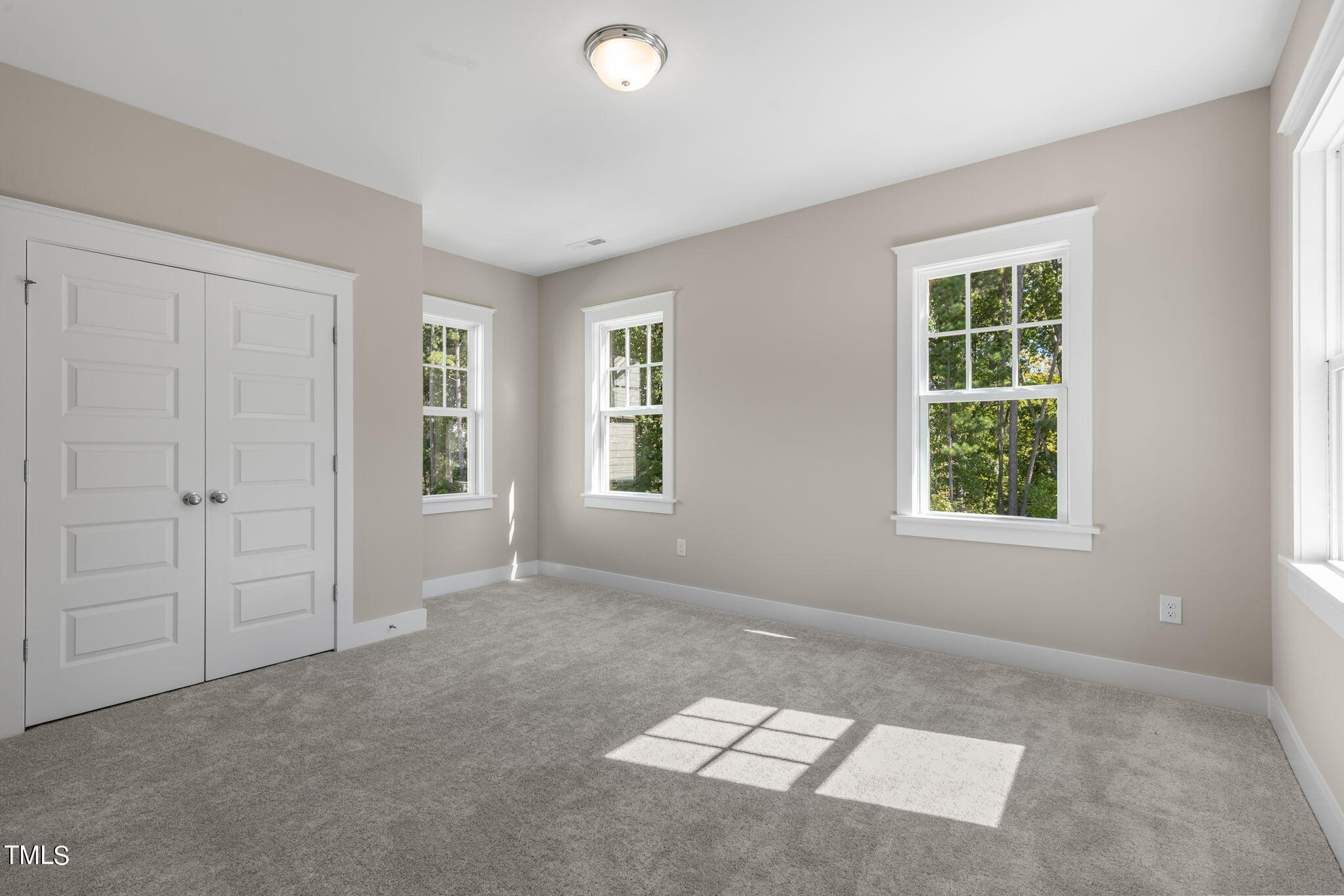 1029 Whitehall Circle Property Photo 26