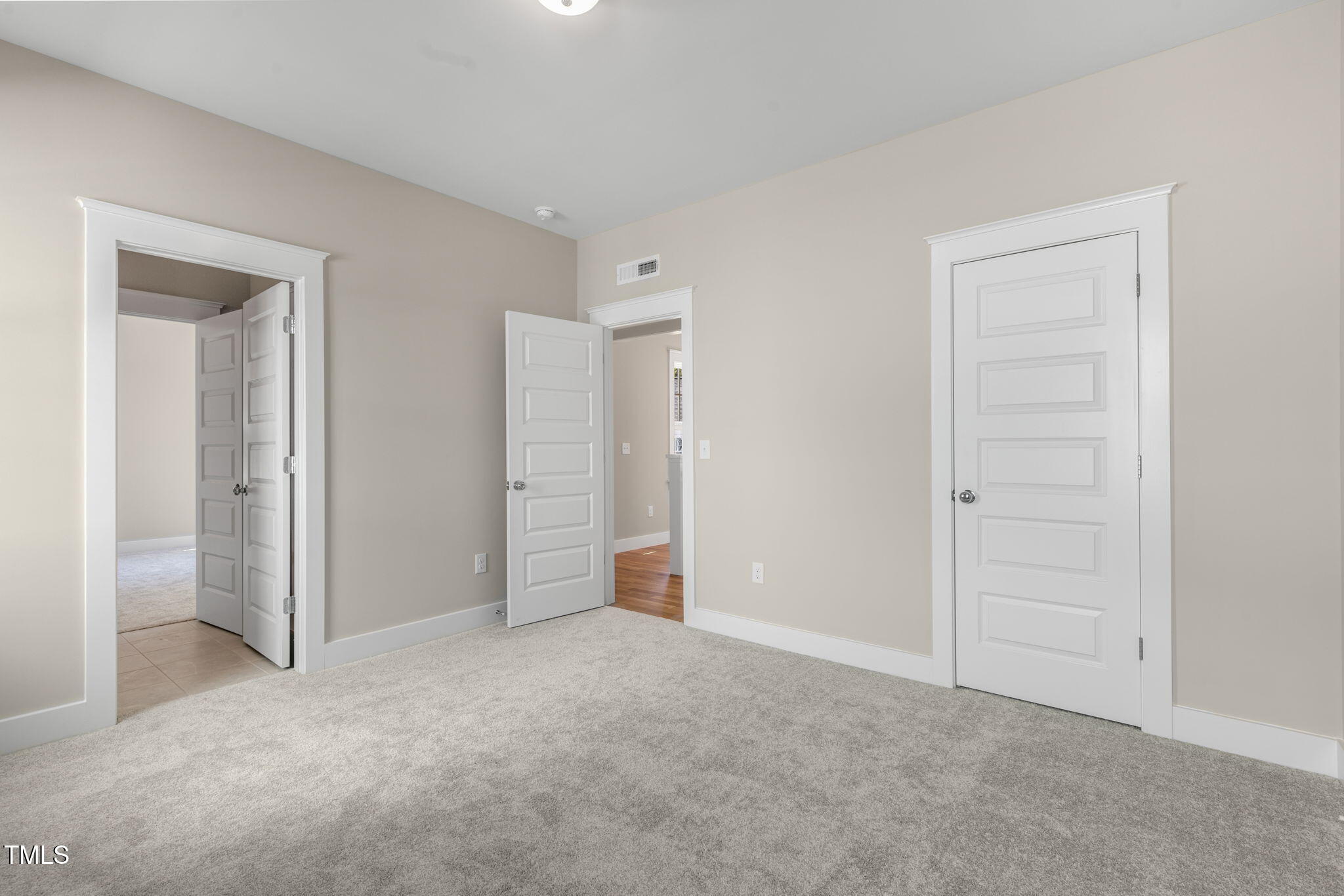 1029 Whitehall Circle Property Photo 34