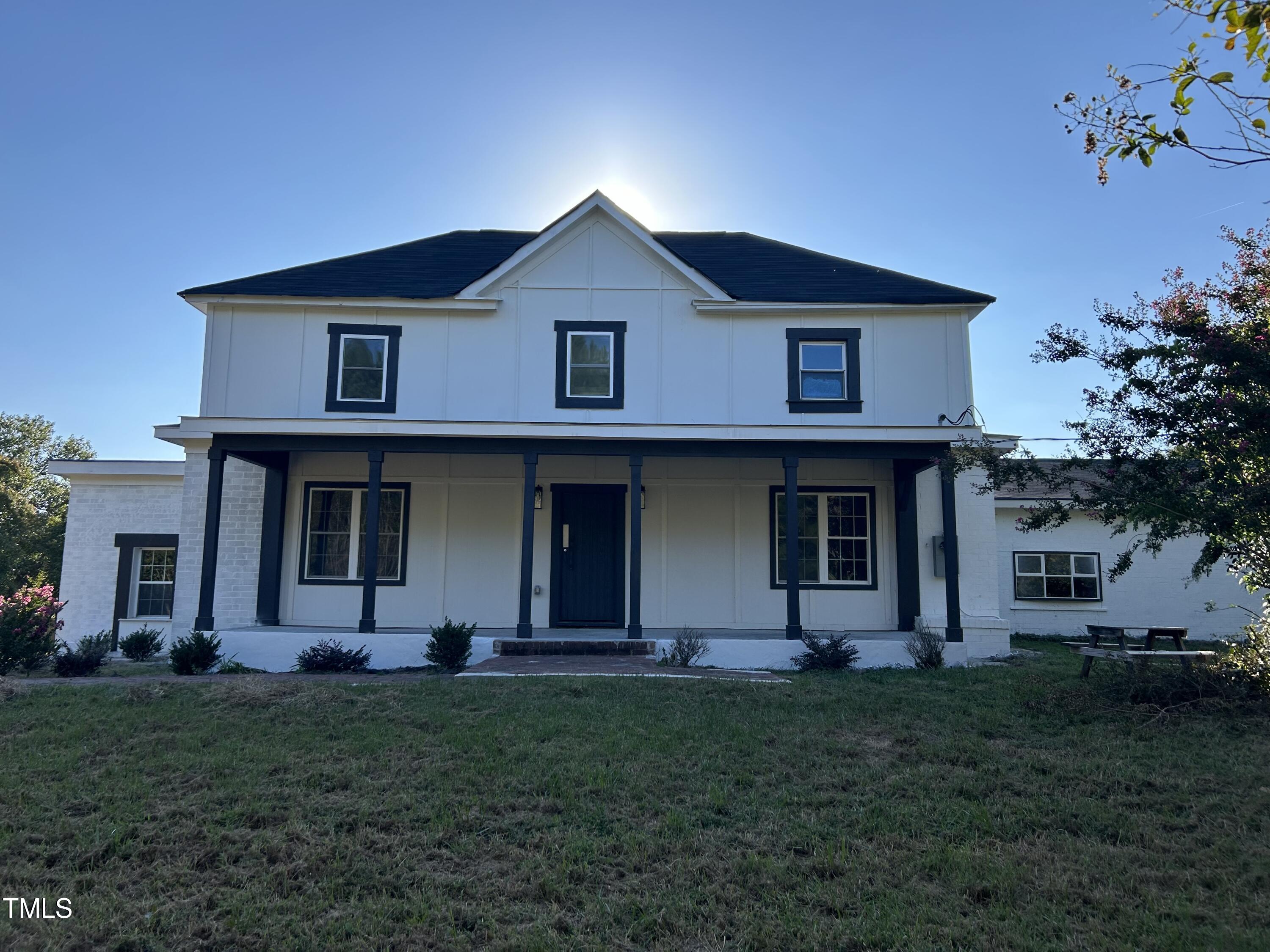 3095 Woodsdale Road Property Photo 1