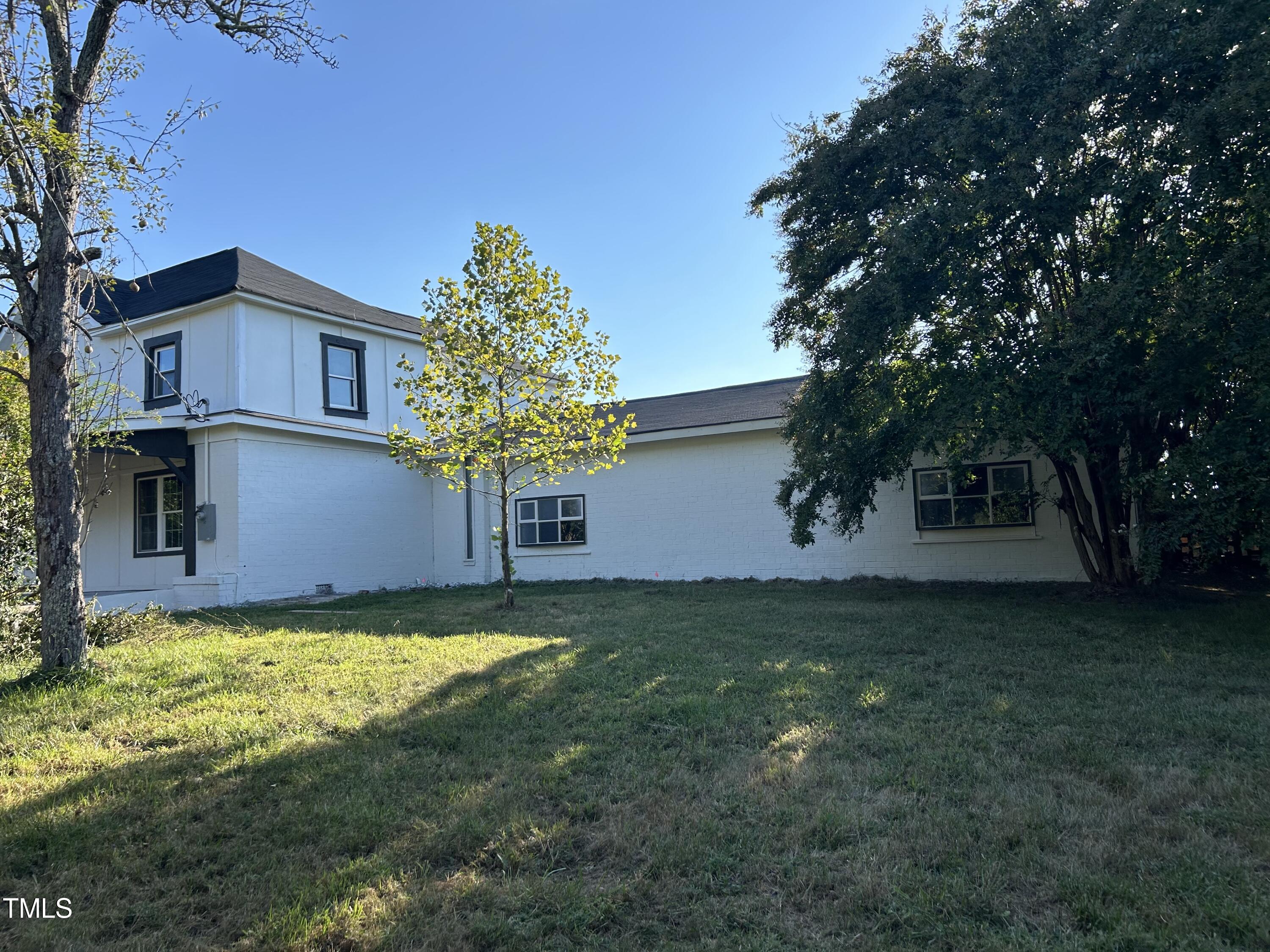 3095 Woodsdale Road Property Photo 3