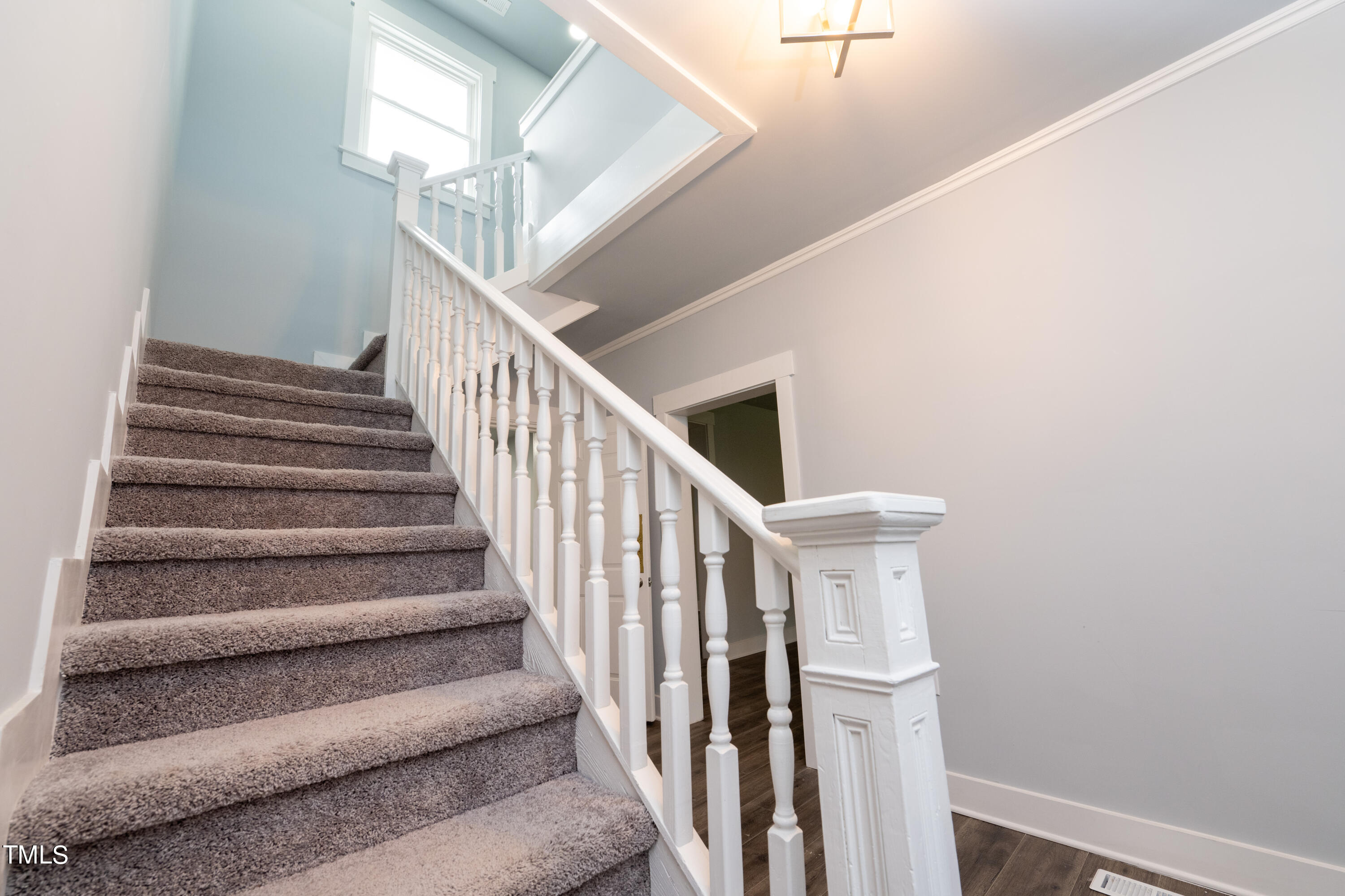 3095 Woodsdale Road Property Photo 6