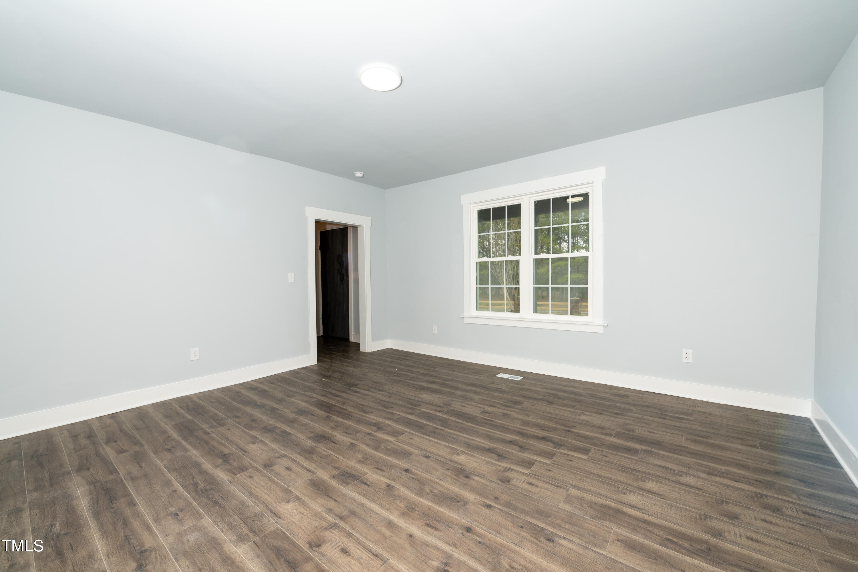 3095 Woodsdale Road Property Photo 8