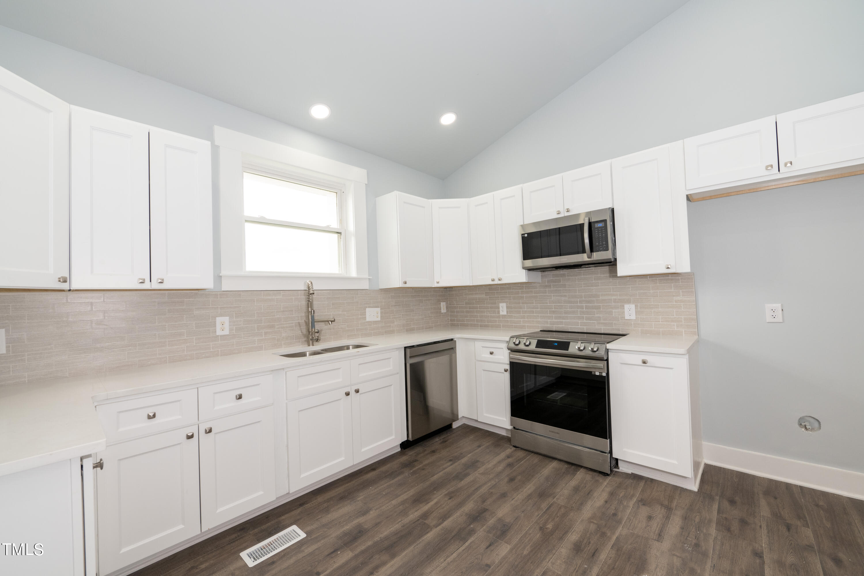 3095 Woodsdale Road Property Photo 21