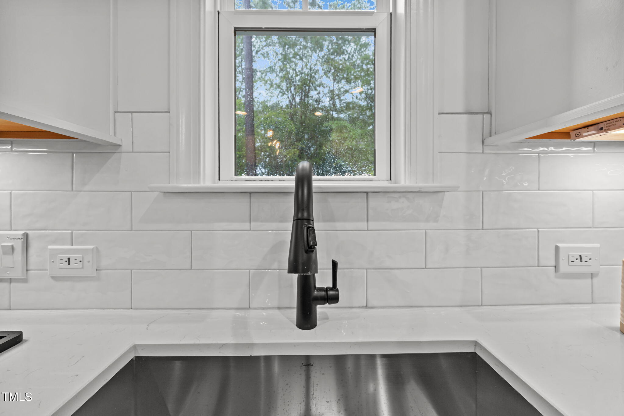 2621 Silver Gate Court Property Photo 8