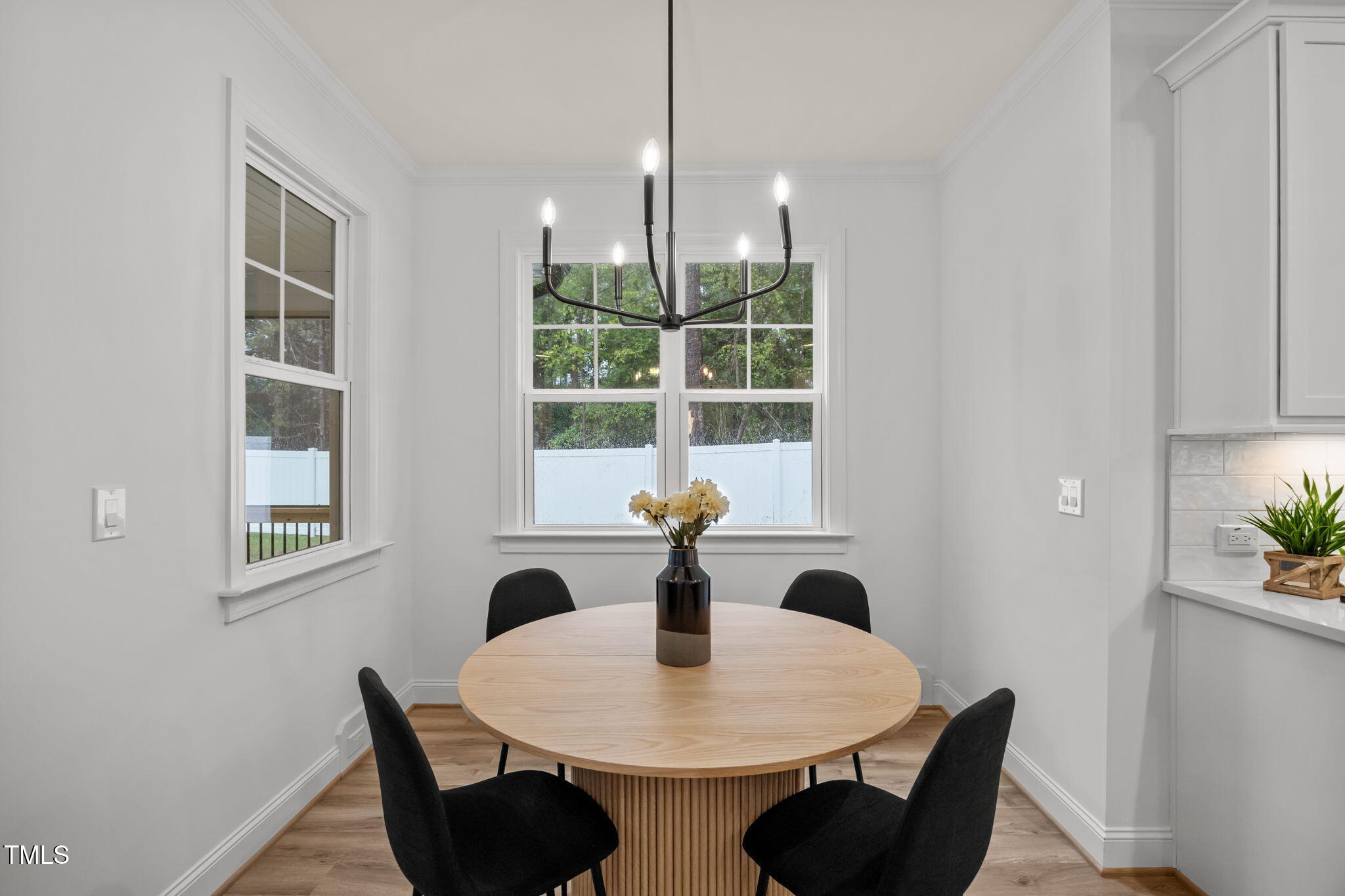 2621 Silver Gate Court Property Photo 9